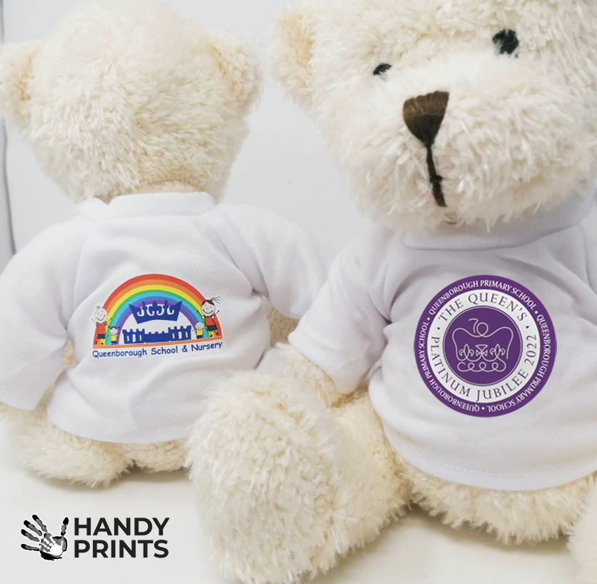 HandyPrints's tweet photo. It was an absolute delight to see so many happy little faces at @QueenboroughSN this afternoon as each child was gifted a teddy and mug from the amazing staff who work there. 👑🐻

#PlatinumJubilee  #queenborough https://t.co/xQuIctRrQE
