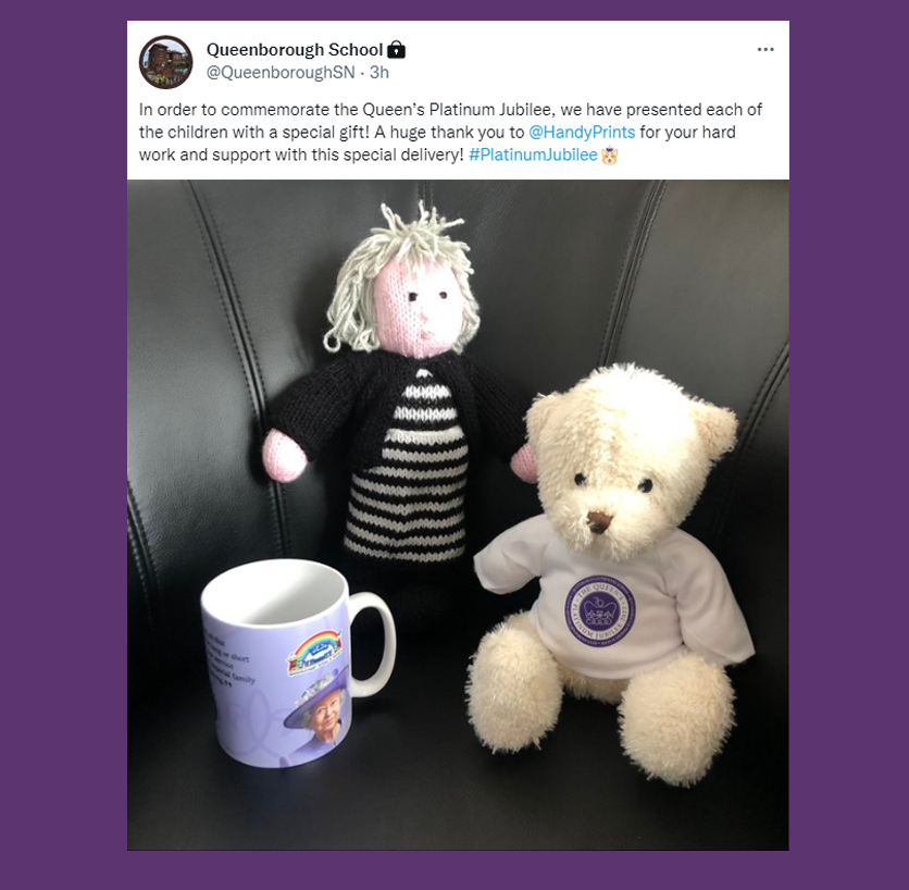 It was an absolute delight to see so many happy little faces at <a href="/QueenboroughSN/">Queenborough School</a> this afternoon as each child was gifted a teddy and mug from the amazing staff who work there. 👑🐻

#PlatinumJubilee  #queenborough