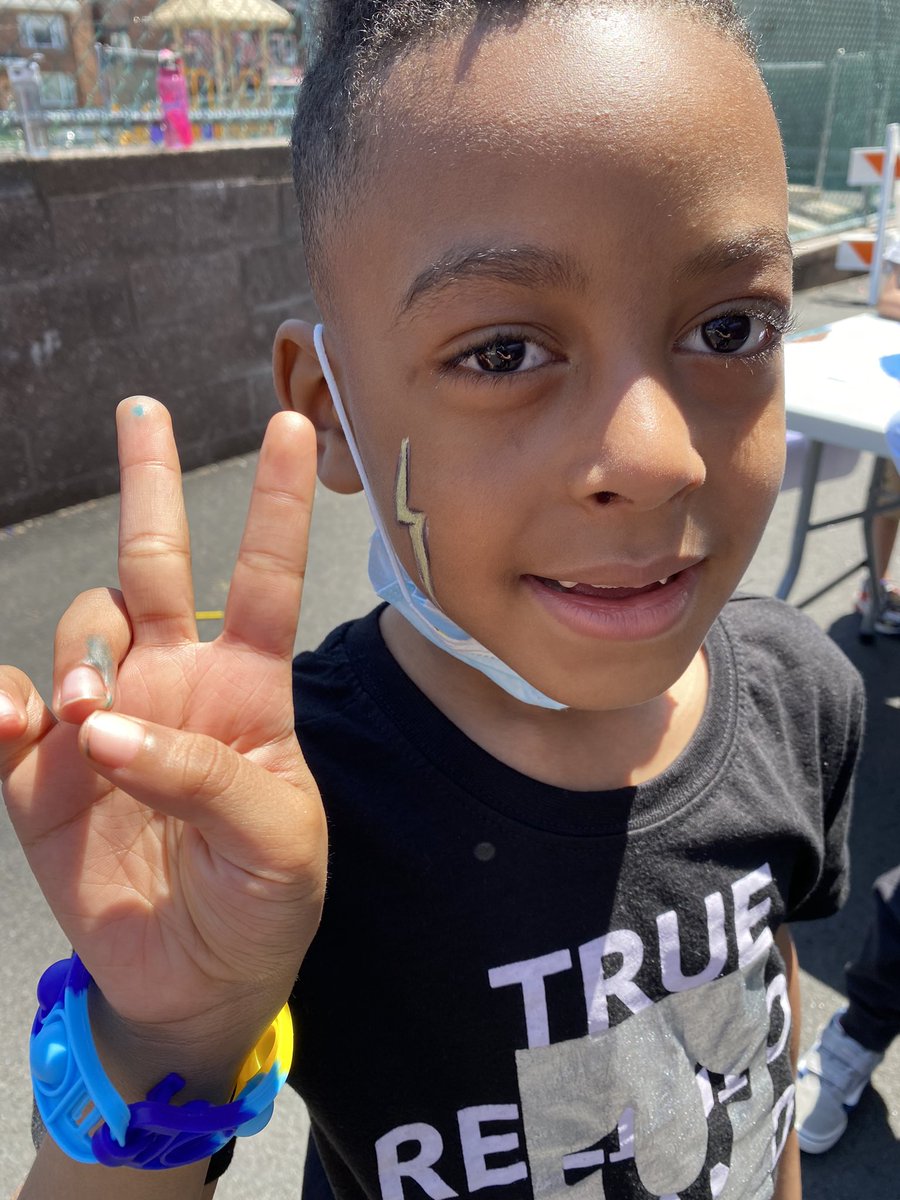 MrsKiel (@kiel_mrs) on Twitter photo Face painting by our own Ms. Alexander and DJ Dr. T and DJ Spinella <a href="/CentralSchool33/">Central Elementary School</a> <a href="/MsSpinella1/">MaryRose Spinella</a> <a href="/pourarteducator/">Michelle Alexander</a> <a href="/MsB_Central_PE/">Melissa Benvenuta</a> #fielddayisthebestday #goodtogreat <a href="/Gerald_Fitzhugh/">Gerald Fitzhugh II, Ed.D. 👌🏾♦️👌🏾♦️KAY</a> #funinfirstgrade Face painting by our own Ms. Alexander and DJ Dr. T and DJ Spinella <a href="/CentralSchool33/">Central Elementary School</a> <a href="/MsSpinella1/">MaryRose Spinella</a> <a href="/pourarteducator/">Michelle Alexander</a> <a href="/MsB_Central_PE/">Melissa Benvenuta</a> #fielddayisthebestday #goodtogreat <a href="/Gerald_Fitzhugh/">Gerald Fitzhugh II, Ed.D. 👌🏾♦️👌🏾♦️KAY</a> #funinfirstgrade