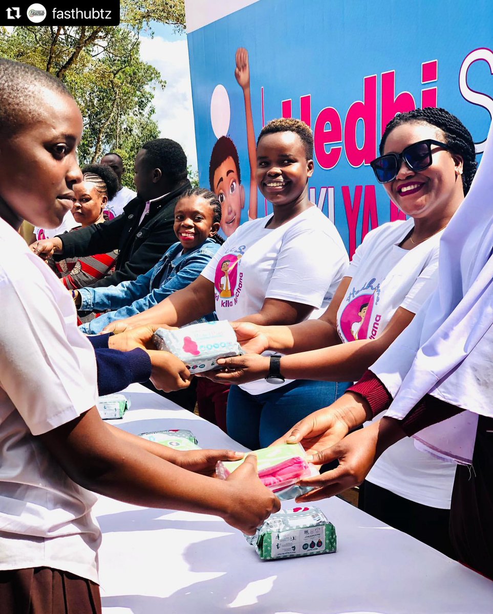 ThepinkboxInit's tweet photo. “Every girl deserves sanitary wear to feel safe, comfortable and confident all the time” @fasthubtz . Celebrating hedhi salama with our partners @coca_cola_tanzania @kiona_youth @taitanzania at Bambuli secondary school today.
#technologywithimpact #fasthubtz https://t.co/eyPbZp46dv