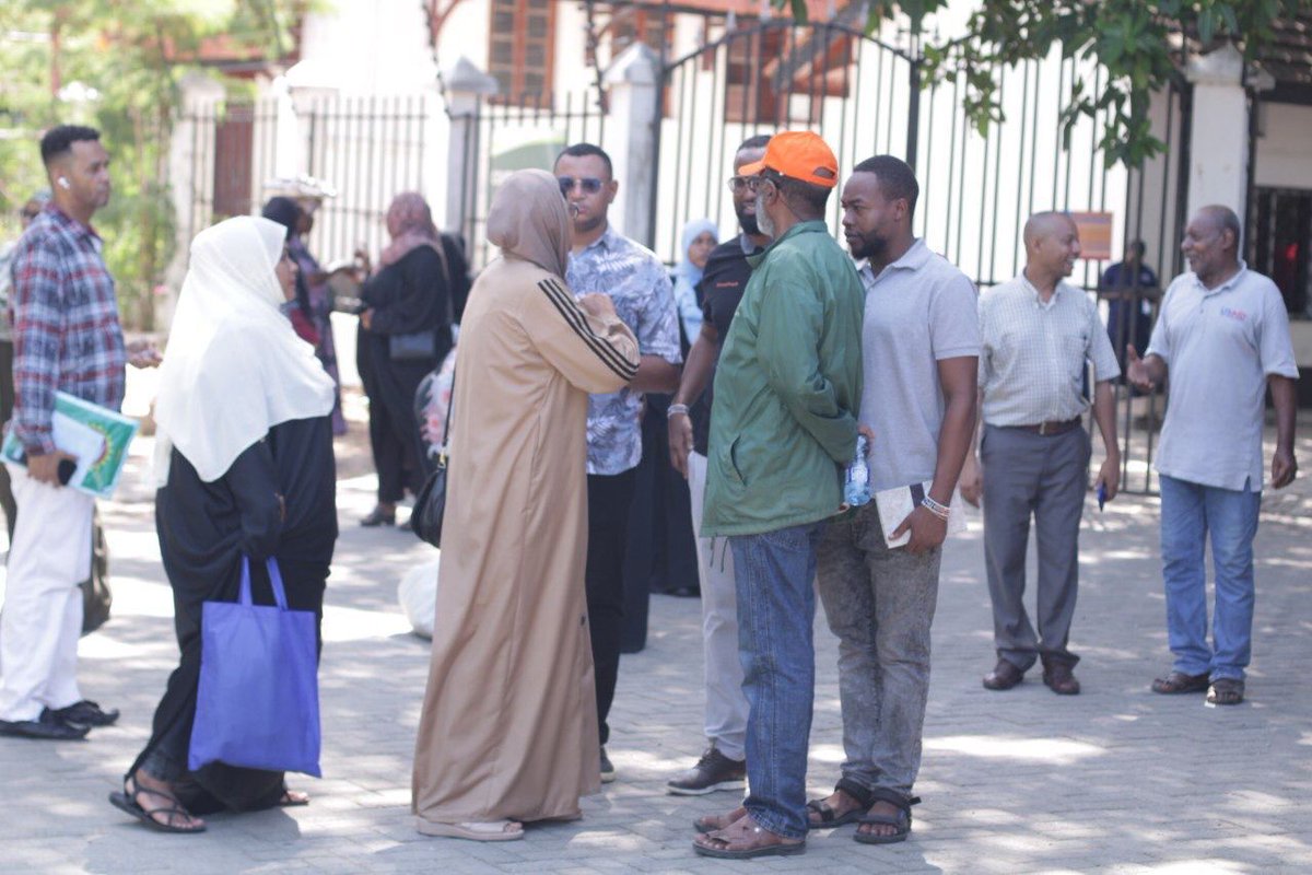 HonAbdirahman_'s tweet photo. Walifurahishwa  na matokeo ya kauli yetu ya #AnzaFresh ambayo tumekuwa nayo katika jamii kwa ujumla. https://t.co/2Bi9svoekz