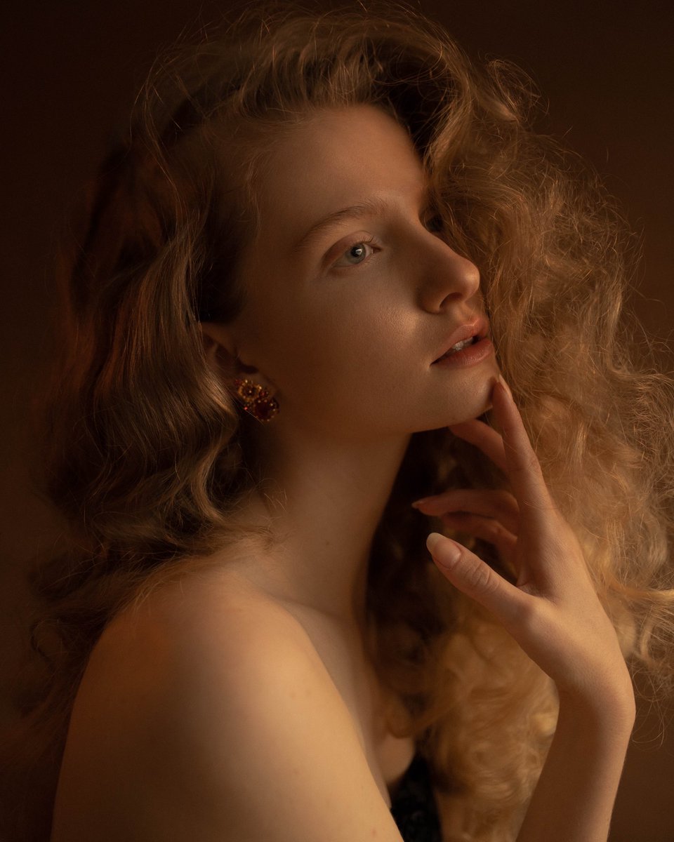 morganachomlack's tweet photo. old portrait of eve on fire 💡
#photography https://t.co/qzUiZHraUe