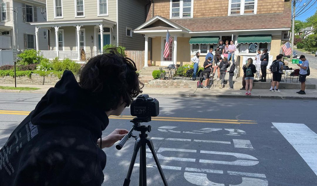 Nyack_Schools's tweet photo. If you saw the film crew in downtown #Nyack this week - it wasn’t a blockbuster production, it was our #NyackHS Ss! After writing original scripts, the advanced video class spent the day in town filming “on location” to bring their stories to life. #NyackSchools @BudhaiSEudes https://t.co/zNCcfyfANM