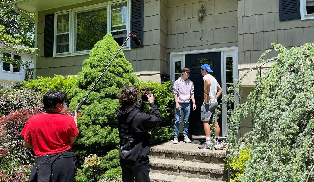 Nyack_Schools's tweet photo. If you saw the film crew in downtown #Nyack this week - it wasn’t a blockbuster production, it was our #NyackHS Ss! After writing original scripts, the advanced video class spent the day in town filming “on location” to bring their stories to life. #NyackSchools @BudhaiSEudes https://t.co/zNCcfyfANM