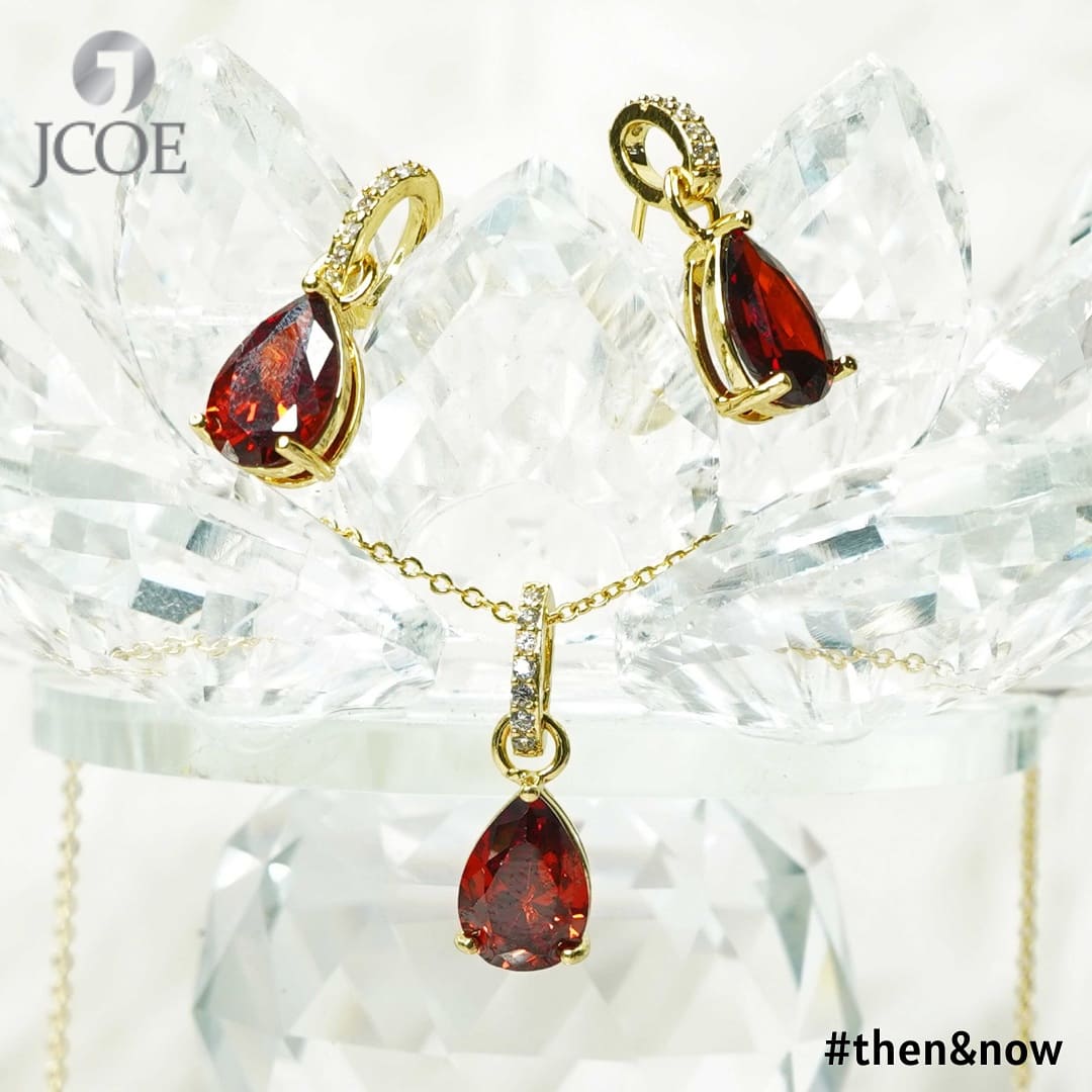 JcoeInt's tweet photo. Classy does not always have to be complex or complicated.The Jcoe jewelry set is your best bet.
Let us introduce you to the future...... 
#jewelry 
#fashion 
#earrings 
#necklace 
#handmade 
#tbt
#accessories
 #fashionoldies https://t.co/xorVJpUj8S