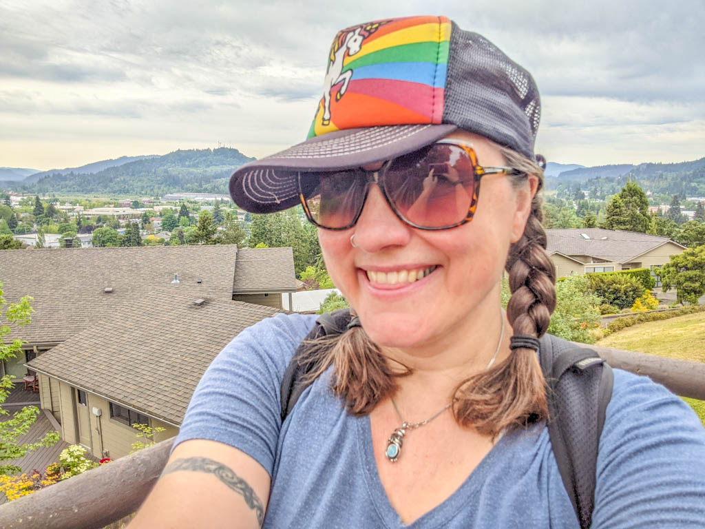 Hello from Kelly Butte in Springfield, Oregon! There are so many great hiking trails and parks in and around #Eugene and #Springfield. I can't wait to start exploring them all!

#hikingadventures #hiking #womenwhohike