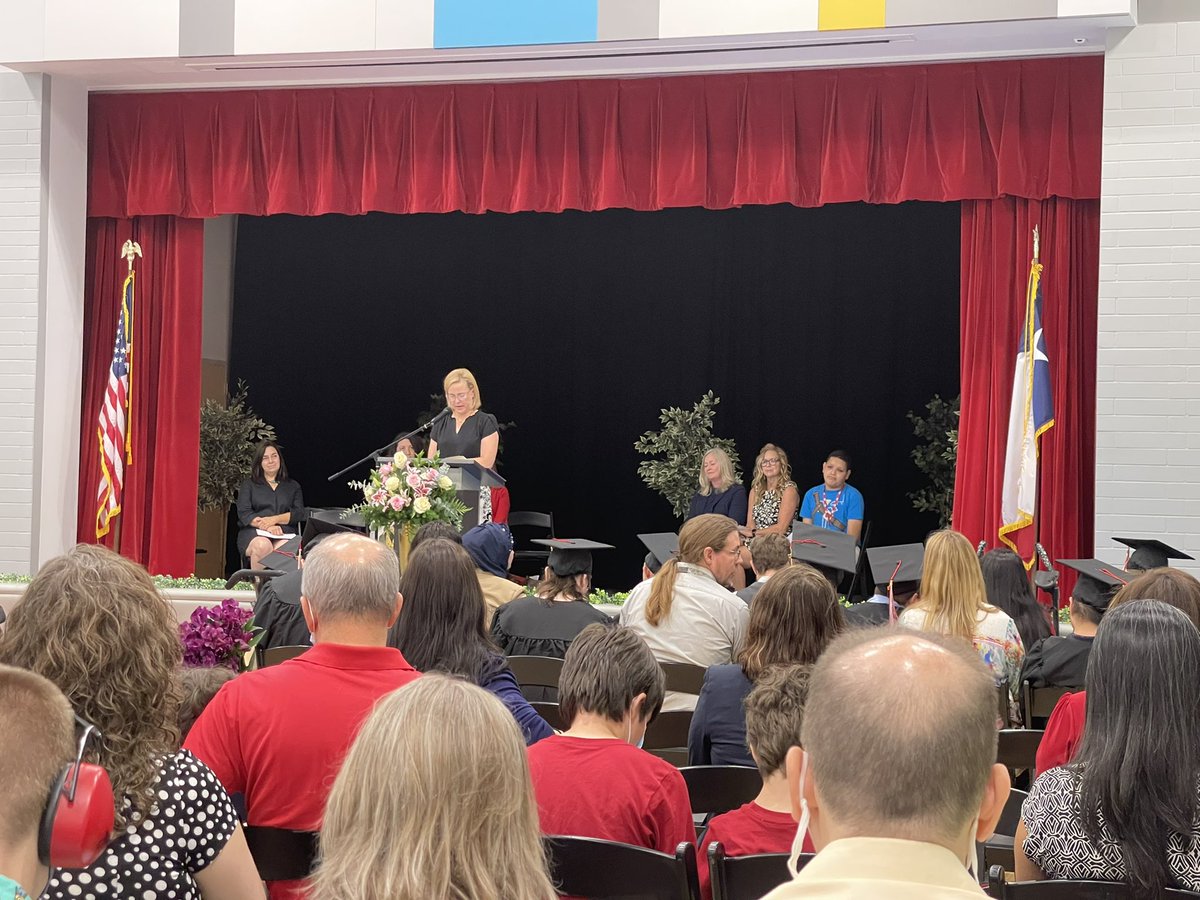 @AustinISD_ECP @AISD_OSL @AustinISD Thank you, Trustee Lynn Boswell, for your beautiful tribute to teachers during the @RosedaleSchool graduation. We’re all hugging our kids a little tighter nowadays.