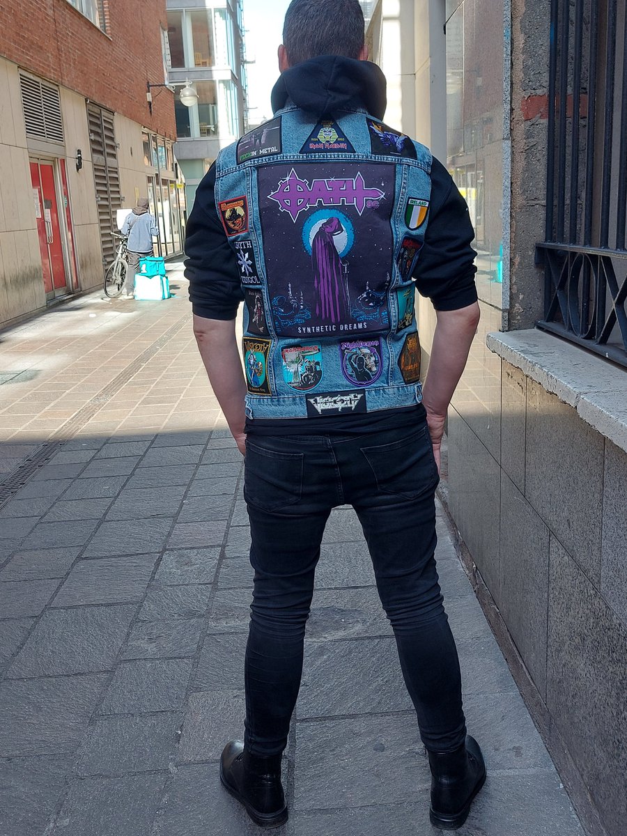 feckinmetalcast's tweet photo. New jacket is done
#patchjacket #battlevest https://t.co/PpJMQl8xP4