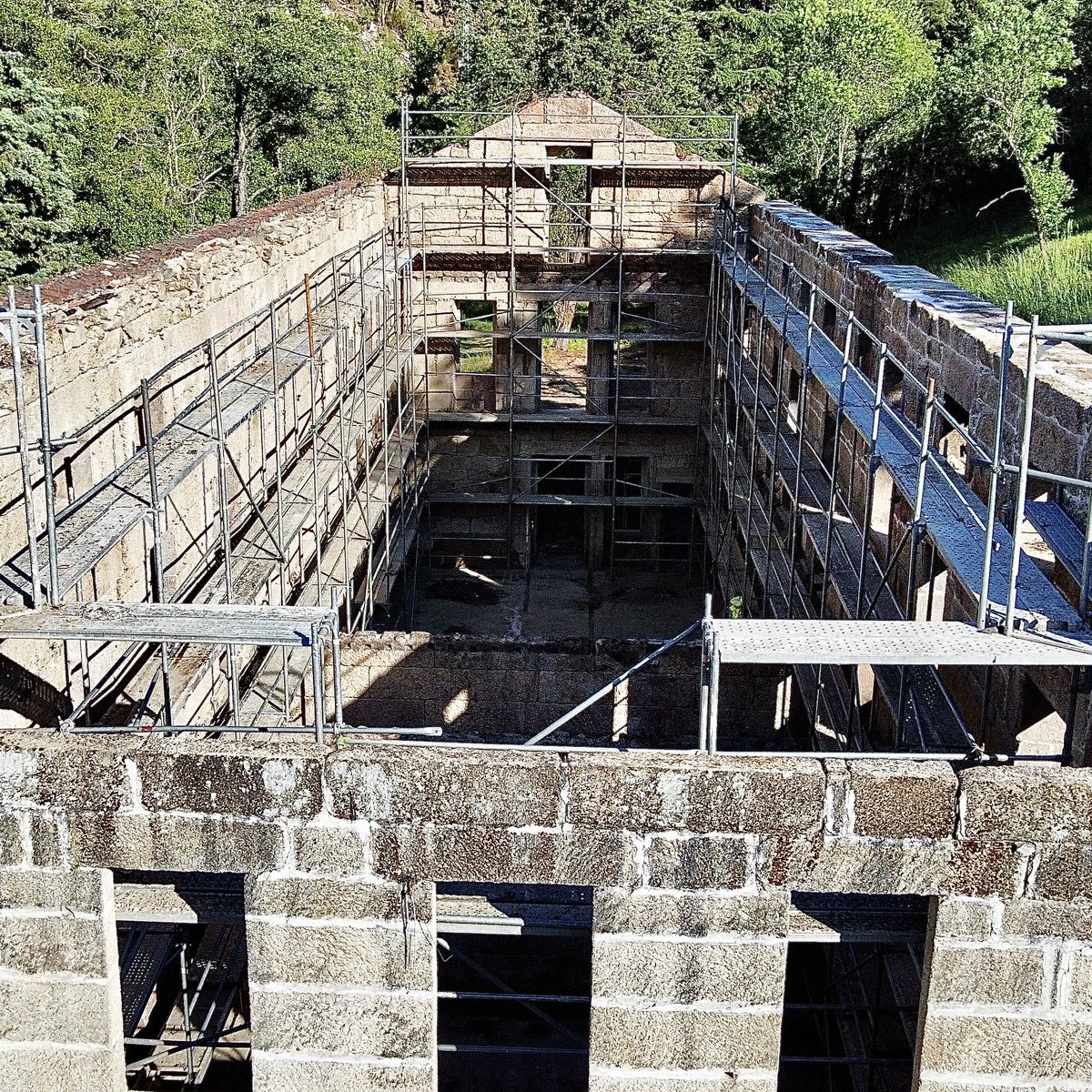#renovation #refurbishment #retrofit #rehabilitación #architecture #arquitectura #rehabilitacionfuncional #house #photography #archilovers #architecturephotography #architecturelovers  #architecturalphotographer  #restoration #arquitecturadegalicia #social #workinprogress