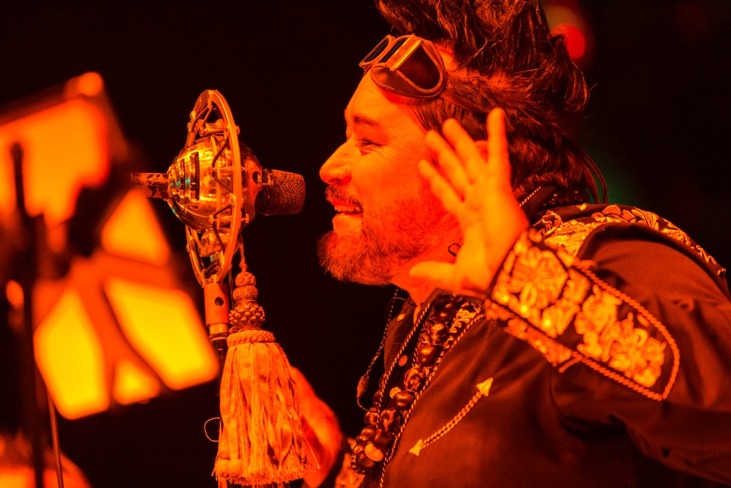 GET YOUR STEAMPUNK ON AT FAERIEWORLDS!

Join us and experience Abney park on June 17-19 at the Cuthbert Ampitheatre in Eugene, Oregon for a weekend of music, art and imagination. Info and tickets now at: faerieworlds.com