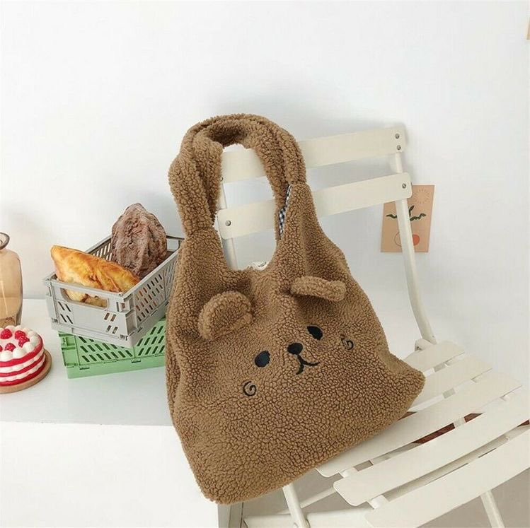 SoftnessDaily's tweet photo. teddy bear tote 🎀 https://t.co/CfBq4aAirA