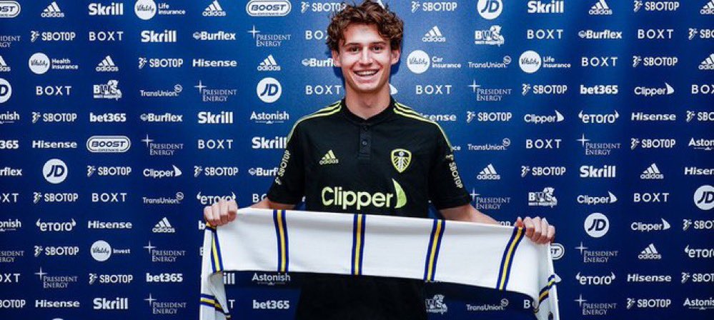 rogbennett's tweet photo. Brenden Aaronson of Medford, NJ signs for Leeds United in Premier League for $35m. The 21-Year-Old will be managed by Racine, Wisconsin’s Jesse Marsch and play for a team part-owned by San Francisco 49ers group. Incredible moments for the Men’s game in this Nation 🇺🇸⚪️ https://t.co/v958xPFZcu