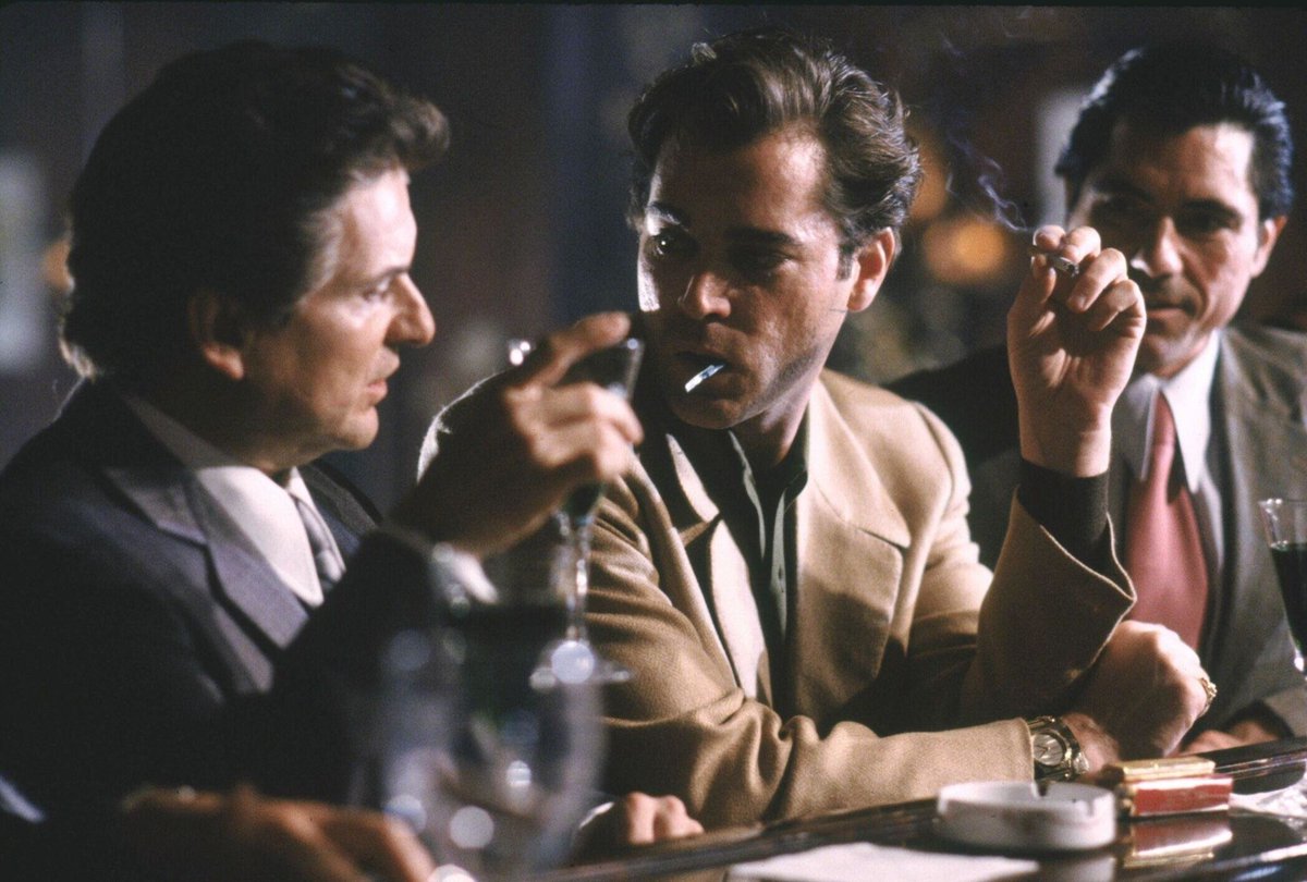 viewsfrance's tweet photo. L'acteur Ray Liotta est décédé. Il avait 67 ans. 

Il restera dans l'histoire du cinéma pour avoir tenu le rôle principal dans "Les Affranchis" de Martin Scorsese. 

R.I.P 🌹 https://t.co/TxRJ5WTwws