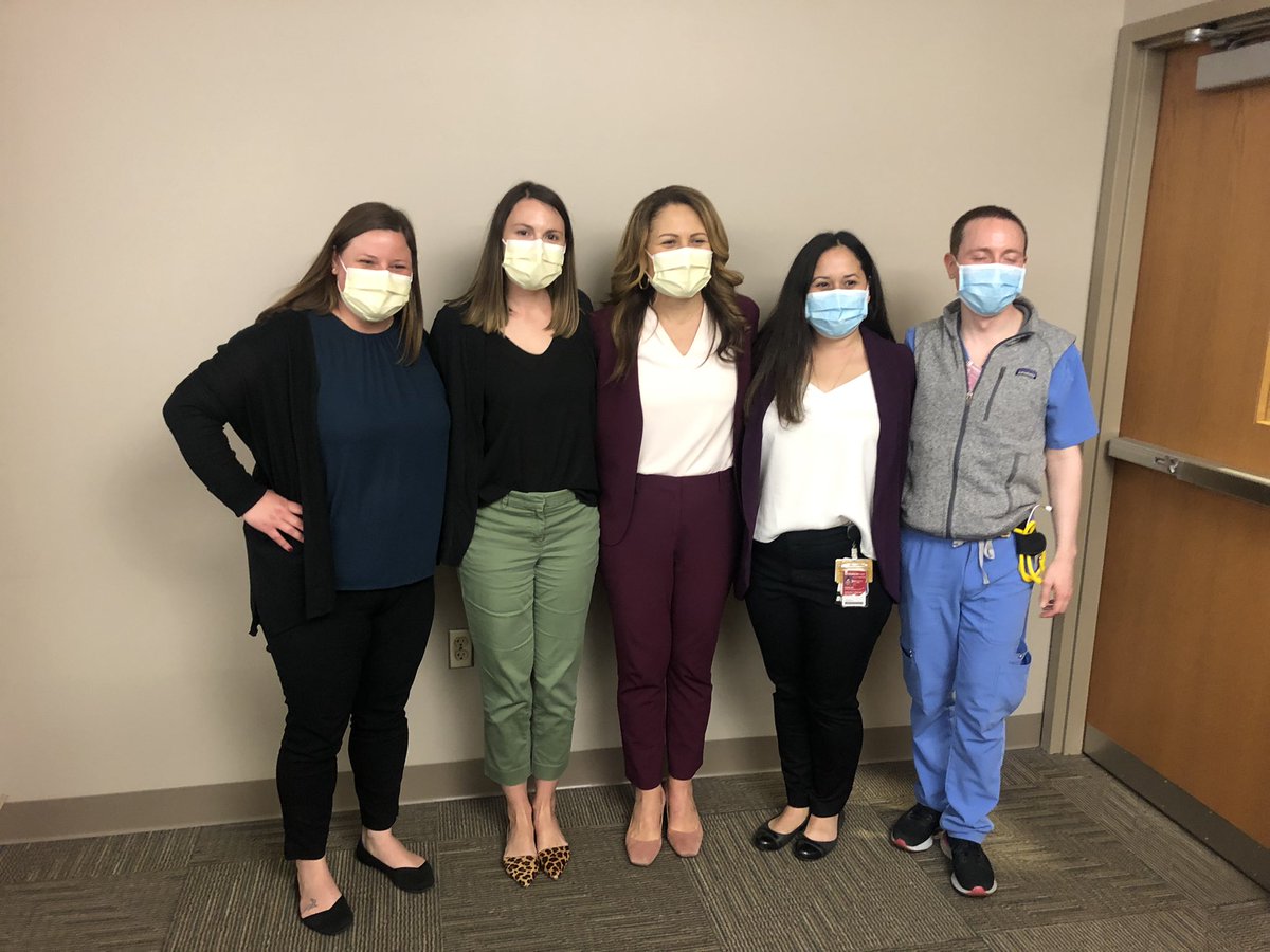 Congratulations to our simulation fellow Dr. Nicole Novotny (far left) on winning top overall research presentation @IUSMEmergMed EM Scholars Day for her simulation based curriculum on micro aggressions!!Center is keynote speaker <a href="/AngelaMMills/">Angela Mills MD</a> with the other research winners. 💪🏼
