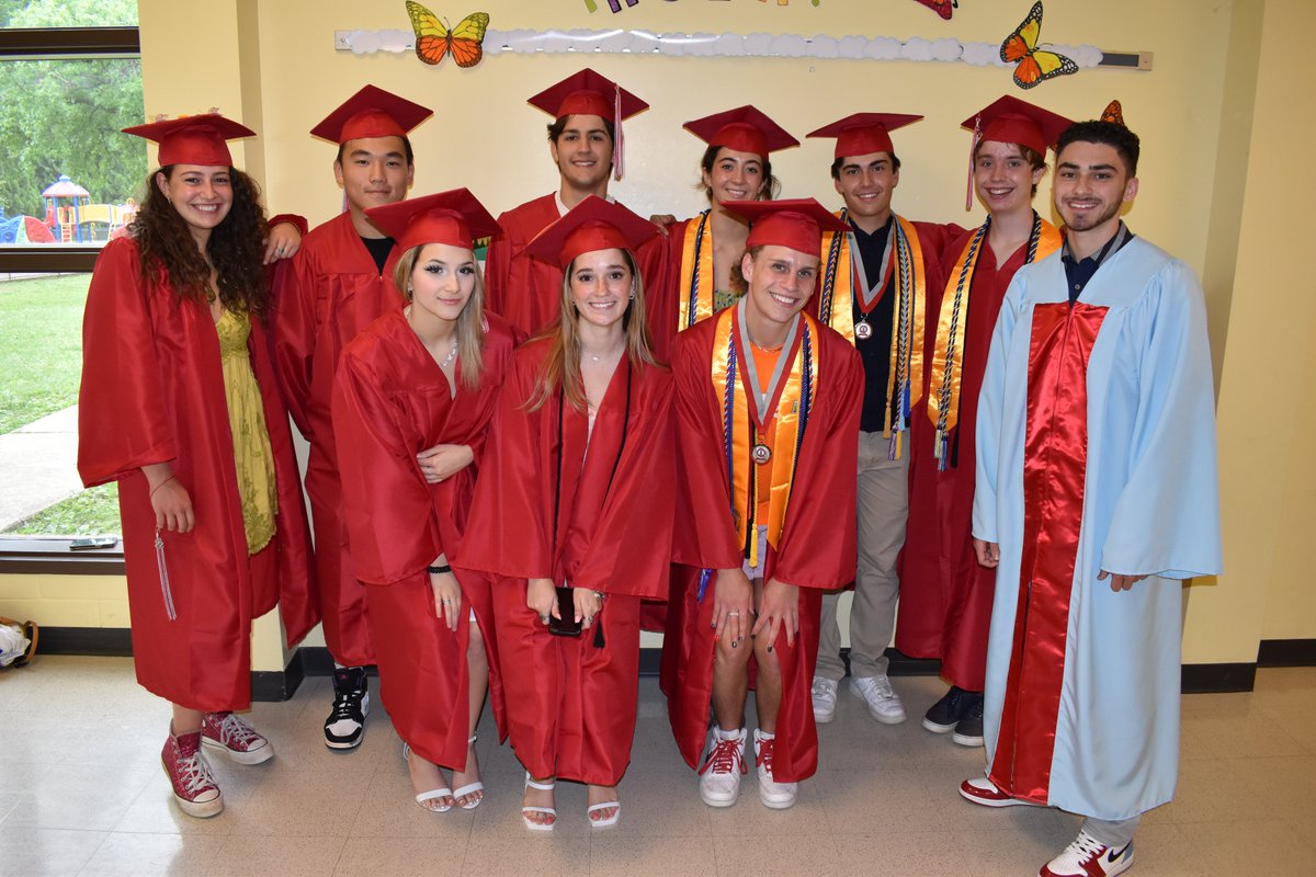 FSES_Pandas's tweet image. Congratulations to all the graduates who came back to visit us today!  Once a Panda always a Panda.  We are so proud of you!!