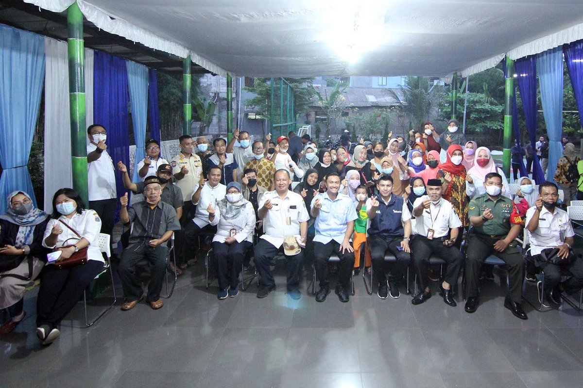 Sosialisasi Peraturan Daerah &amp; Serap Aspirasi Warga di Bintaro, Pesanggerahan. Semoga kita semua selalu sehat &amp; lancar beraktivitas, Aamiin.

<a href="/AgusYudhoyono/">Agus Harimurti Yudhoyono (AHY)</a> <a href="/RAMujiyono/">R A M</a> <a href="/PDemokrat/">Partai Demokrat</a> <a href="/PDemokratjkt/">DPD Demokrat Jakarta</a> <a href="/DKIJakarta/">Pemprov DKI Jakarta</a> <a href="/dprddkijakarta/">DPRD Provinsi DKI Jakarta</a> 

#SosialisasiPeraturanDaerah
#DemokratSerapAspirasi