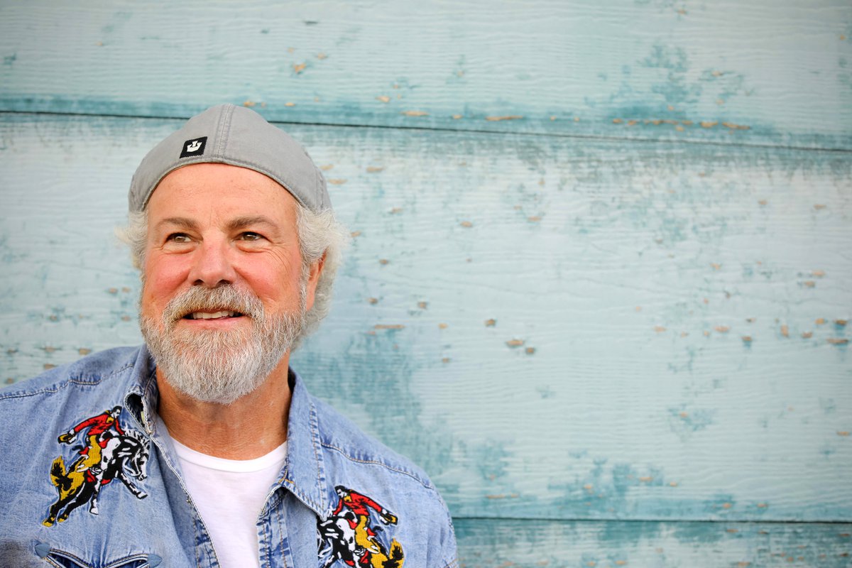 ConcreteStreet's tweet photo. ON SALE NOW: Grab your tickets to see @robertearlkeen live in Corpus Christi one final time on Aug 4th! 

This is your last chance to see this TX legend live in his home state! Tickets are available now! #LivinItLive #WorldTourOfTexas

🎫: https://t.co/Bx3SoY6YE0 https://t.co/COcMnIKCIx