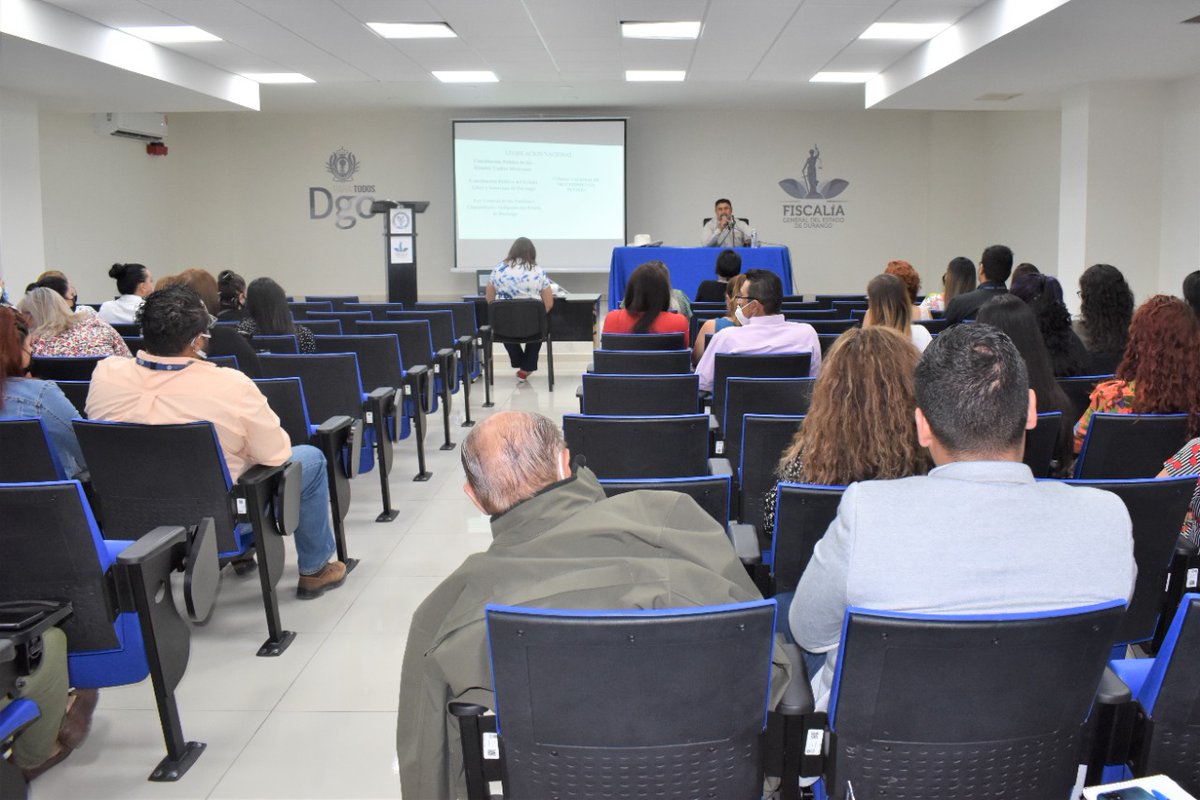 DgoFiscalia's tweet photo. Con una plática impartida por el D.D. Onésimo Soto Soto, delegado del Instituto Nacional de los Pueblos Indígenas, concluye la capacitación para el personal adscrito a la @DgoFiscalia, cumpliendo con la recomendación general  045/2021..
📌https://t.co/ykvrLb3kJq https://t.co/2Dge424RAQ