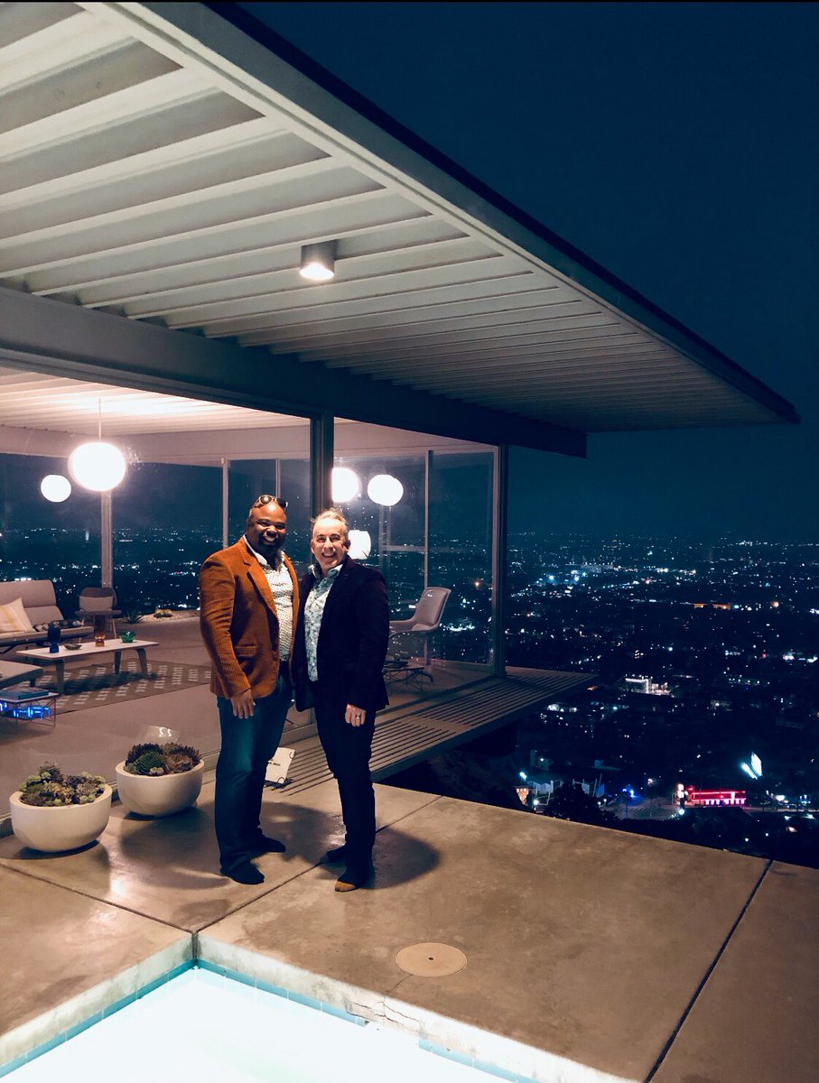 Last night was a beautiful evening under the stars at the Iconic Stahl House, aka Case Study House #22. Built in 1960 and designed by architect #PierreKoenig, this home is an #Icon of #MidcenturyModernism. #casestudyhouse22 @TheStahlHouse @RedCarpetRecio #lovewins #datenight