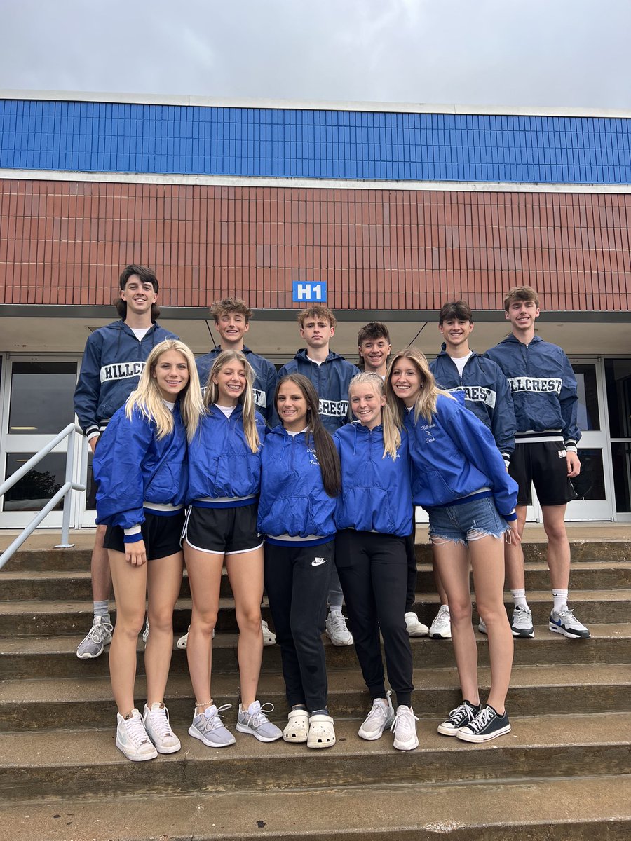 MrsEpperly's tweet photo. They’re state bound! Good luck Hornets! Class 4 State Track & Field! #runnorth #northsidepride @officialSPS @Hillcrest_SPS https://t.co/mtYvED2QRA