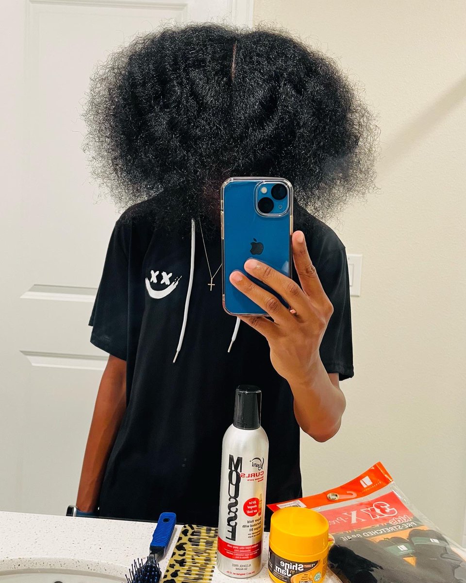 TamiWinkle_'s tweet photo. Hair Day 🙄 https://t.co/CnrZB1s1tz #hair #haircut #hairstyles #blackhair #hairpulling #HairTwitter #hairremoval https://t.co/0KlsUDdZnb