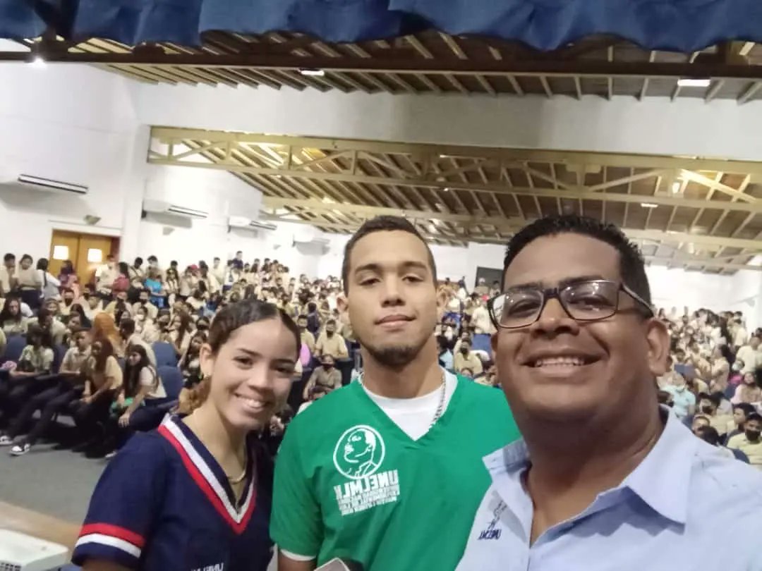 UNELMLK_Oficial's tweet photo. #26May
Hoy desde el Estado #Yaracuy, la #UNELMLK juntos a las diferentes casas de estudios que hacen vida en la Ciudad Universitaria de Yaritagua, participaron en la fiesta del #SistemaNacionalDeIngreso #ExpoFeriaVocacionalYaritagua2022
@NicolasMaduro @TibisayLucena8 @mppeduniv https://t.co/uF7ZtGsjfL