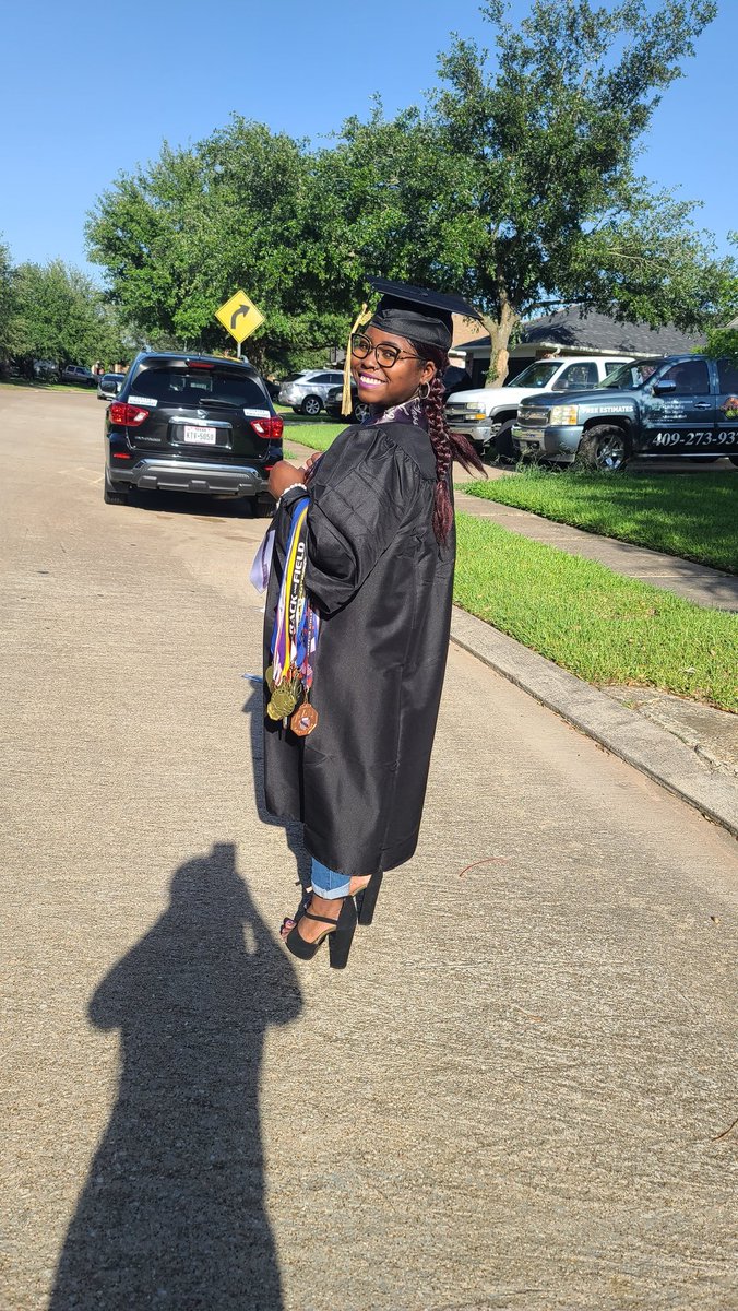 Paige_CO2022's tweet photo. #graduateloading https://t.co/JqpImWDE8V