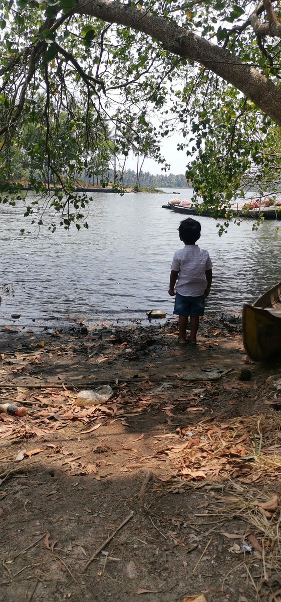 Vrroome's tweet photo. @HuaweiMobile My son staring at the Lake #Murukkumpuzhalake
Shot on #View20 https://t.co/TOdUL6sELD