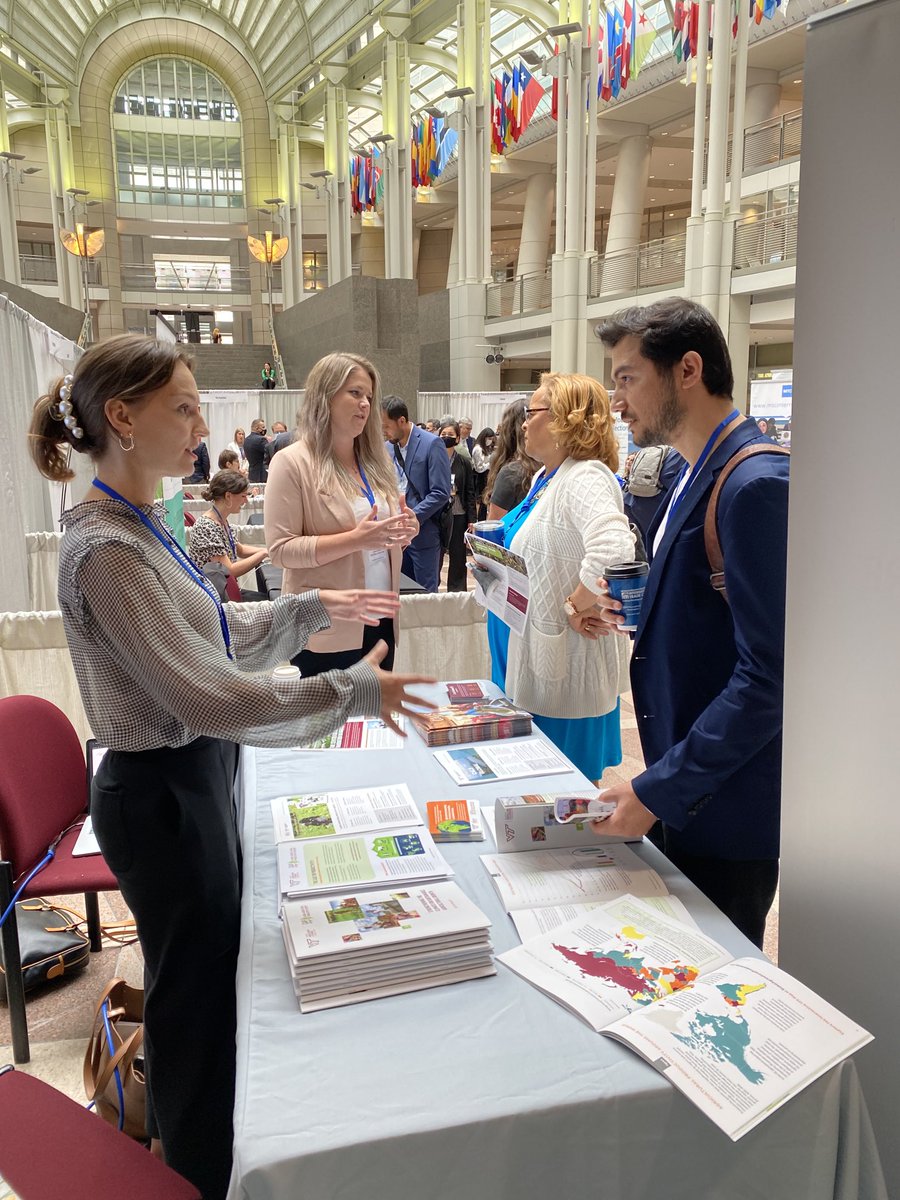 Ag_Pro_Inactive's tweet photo. ⁦@VTCALSGlobal⁩ engaging the world at #SIDConference! ⁦@sidunitedstates⁩  ⁦@VTCals⁩ https://t.co/lYWUSL45BC
