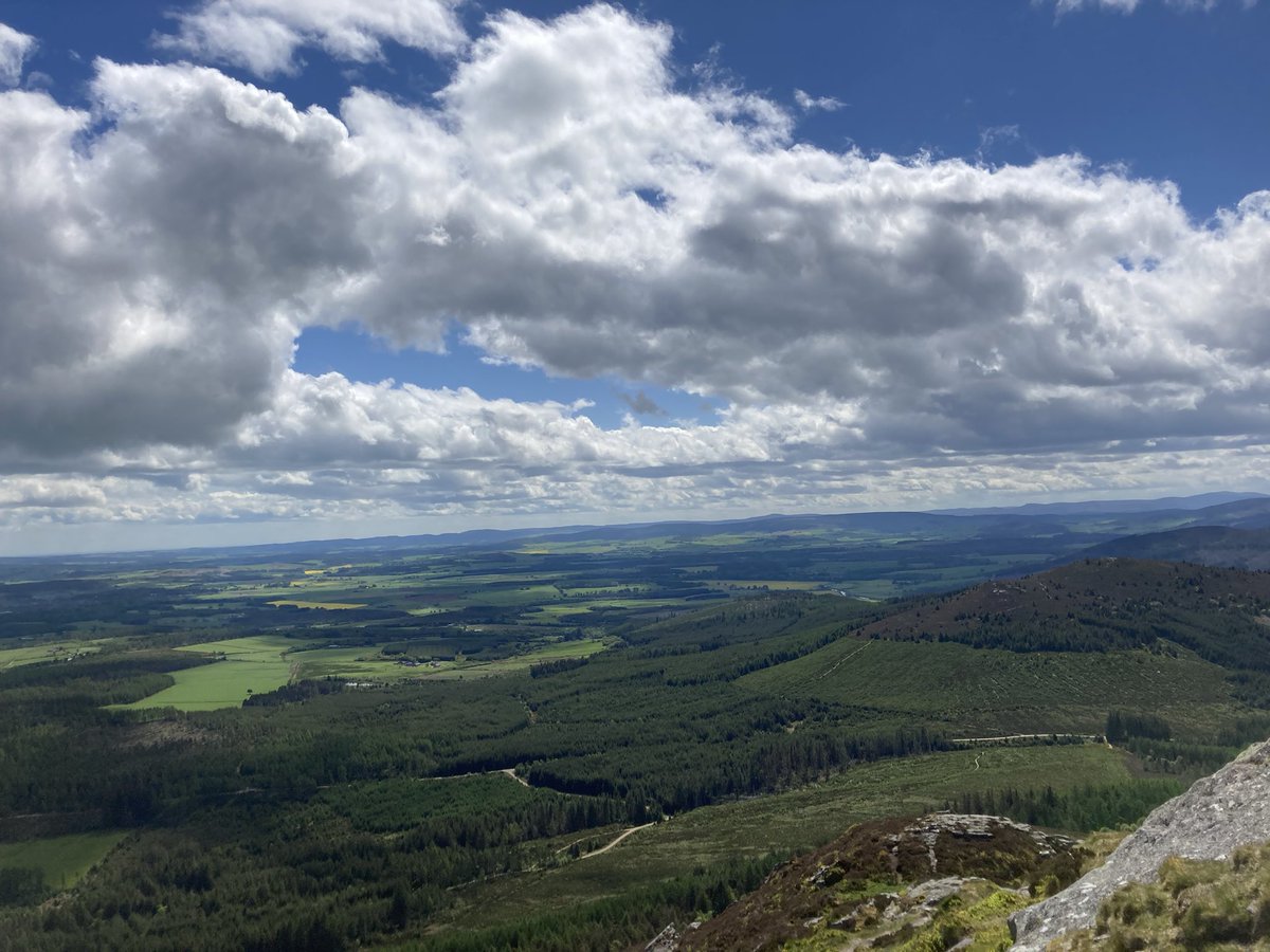‘A storied landscape’ (Jeff Oliver): we spent the day learning about Bennachie - ‘Aberdeenshire’s most recognized landform’ - & the opportunities of co-production as part of our @CYPTreescapes project tandfonline.com/doi/full/10.10…
