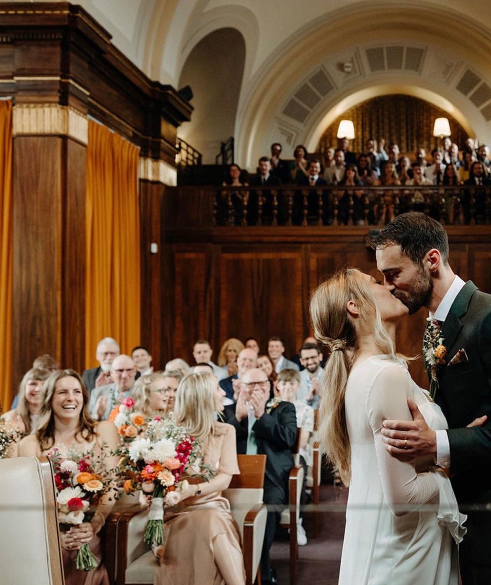 I ❤️ Stokey
Amazing Photo of this happy couple sealing the deal with a kiss at Stoke Newington Council chamber 

Credit - @libbychristensenphotography