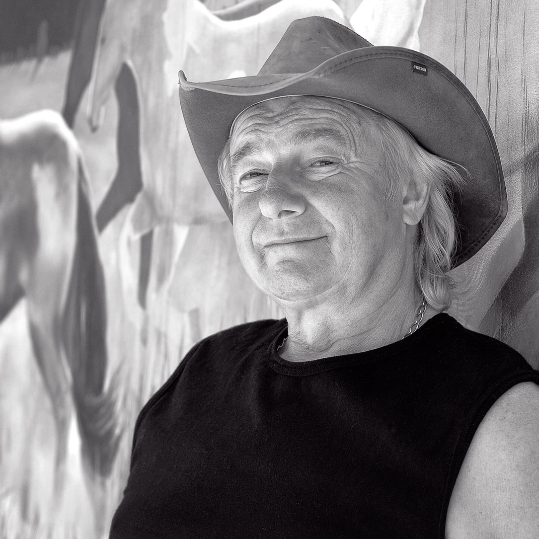 It is with deep sadness that YES announce Alan White, their much-loved drummer and friend of 50 years, has passed away, aged 72, after a short illness.

facebook.com/10004424086868…