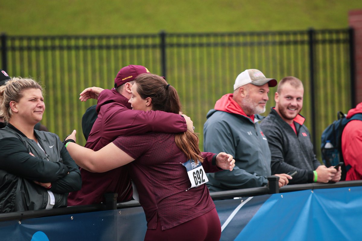 HUGGEE season-beat throw from <a href="/tess_keyzers/">Tess keyzers</a> on her final attempt (64.92m)! She leads the event through two flights. She’ll await her nationals status until the conclusion of flight 3! #ncaaTF