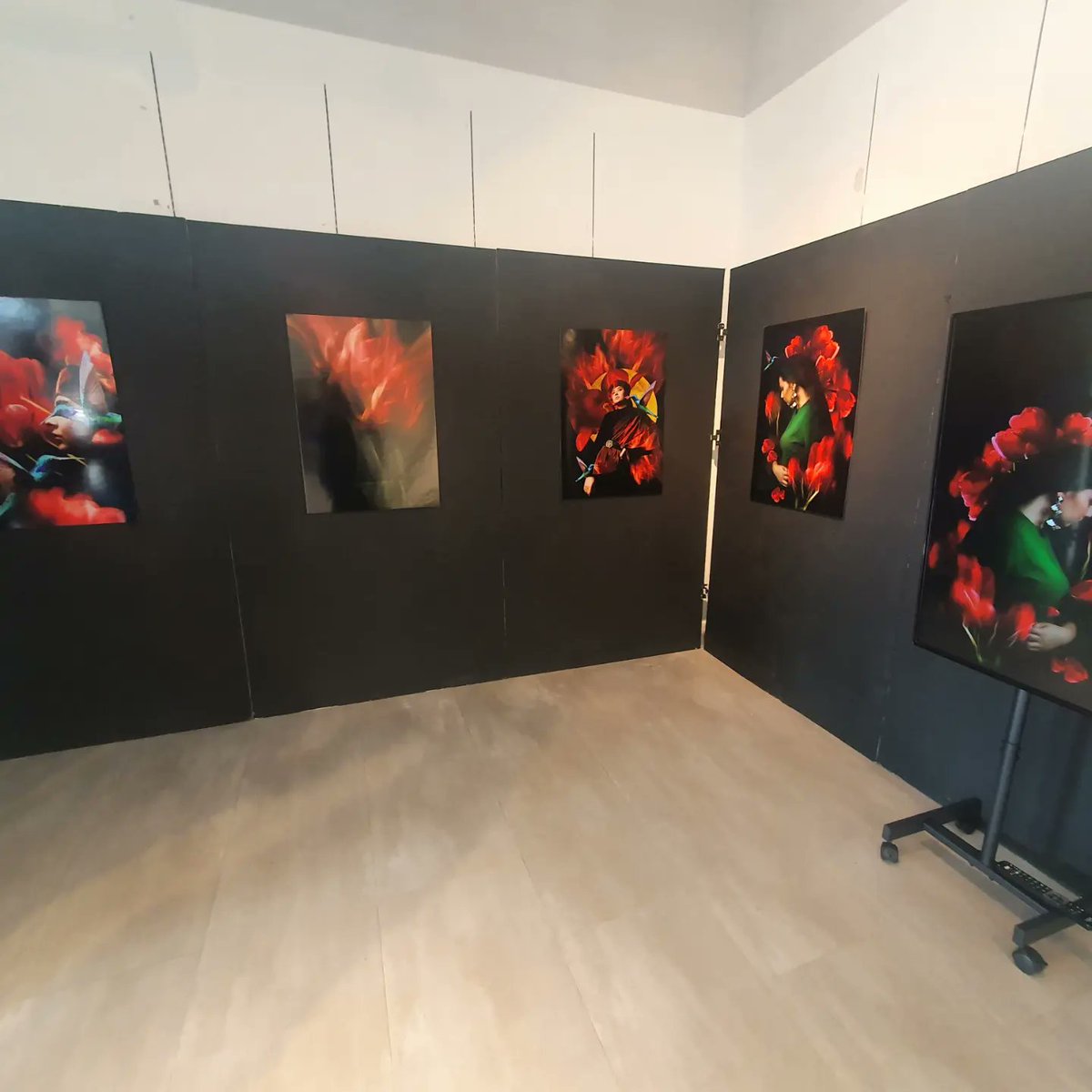 CUR(AT)ED 2022
<a href="/Market_PlaceSC/">Market Place, Bolton</a> until Sunday
Come and see our MA exhibition featuring #FineArt #illustration #photography #scriptwriting #CreativeWriting