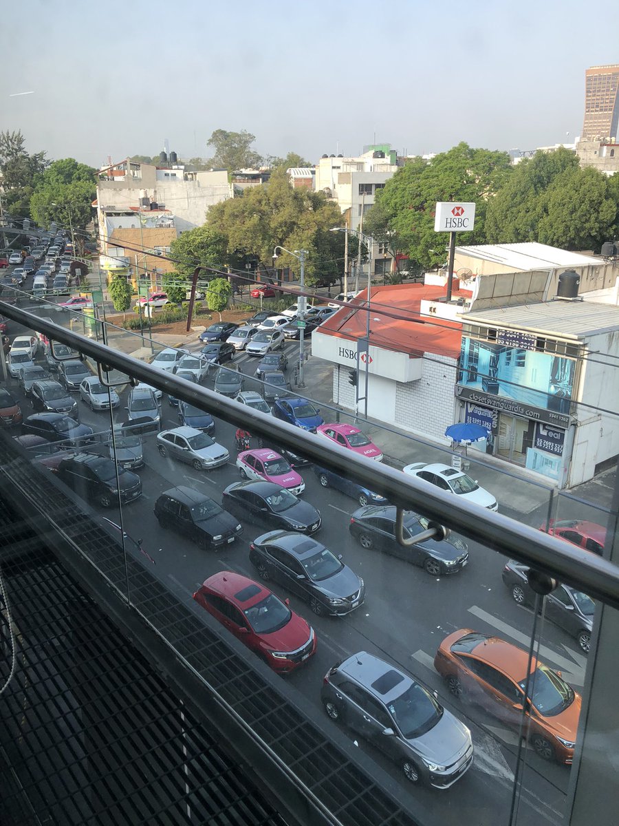 “Es que el coche te da la libertad para ir a donde tú quieras, las ciudades están diseñadas para ir a alta velocidad” 😂