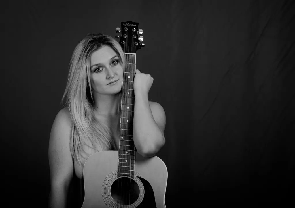 OWTTPhotography's tweet photo. Music touches the soul. @jessiedoesrope

#washingtonphotographer #seattlephotographer #photographer #photooftheday #capture #photographyart #photoart #photography #thatlook #pose #withhumans #lookoftheday #modelphotography #model #portrait
#guitar #music #artist #athlete #eyes https://t.co/lX8Trjremd