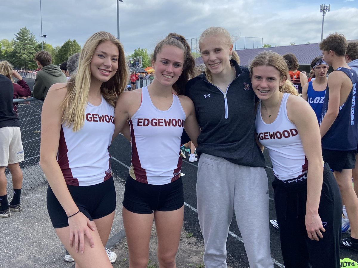 Girls 4x800 advancing to STATE next weekend at La Crosse with a 2nd place finish in a season best time of 10:14.88!! Way to go ladies!! 🙌💪🏃‍♀️🔥🔥🔥