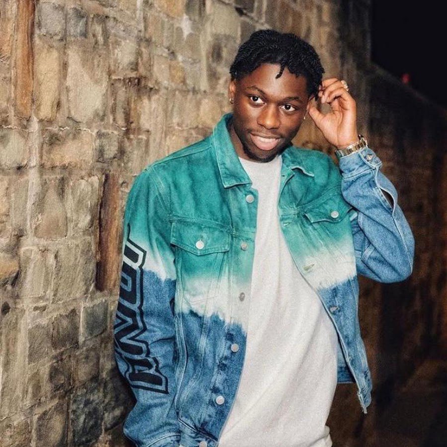 Rap_Futur's tweet photo. 🚨L’album « Mélo » de Tiakola est disponible partout ! https://t.co/U83D8BkBYd