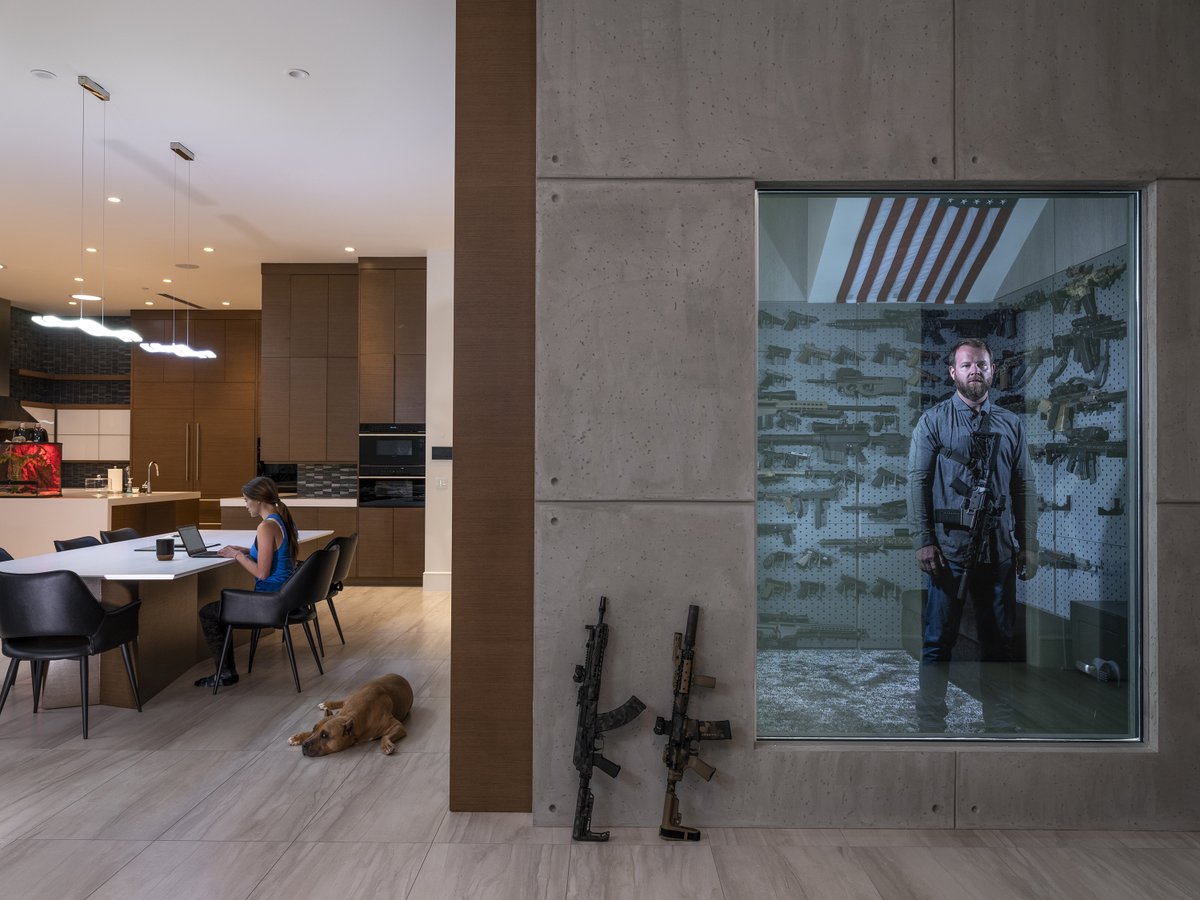 elarturoso's tweet photo. The ‘Ameriguns’, serie fotográfica de Gabriele Galimberti, 2019. https://t.co/6zteycE0wO
