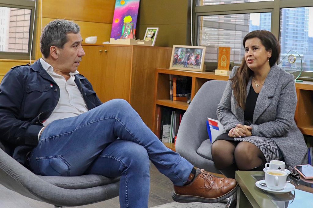 seremimdsrm's tweet photo. Nuestra Seremi @patyhidalgoj sostuvo una grata reunión protocolar y de trabajo con @Duranbaronti Alcalde de @Muni_Indep  

En la oportunidad ambas autoridades abordaron los distintos programas que ejecutamos en la comuna en alianza con el Municipio. https://t.co/noIGvT9Phn