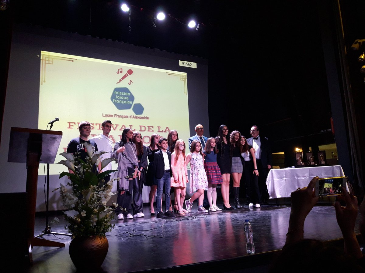 MaudBrouillat's tweet photo. 1er festival de la chanson francophone organisé par le CVL du @LfaProviseur @mlfmonde avec la présence de Mr le consul Général de France à l'#IFE 
Bravo aux élèves investis, aux participants et aux familles pour votre soutien !
Magnifique soirée au nom de la francophonie 🤩 https://t.co/C9KlIohcrr