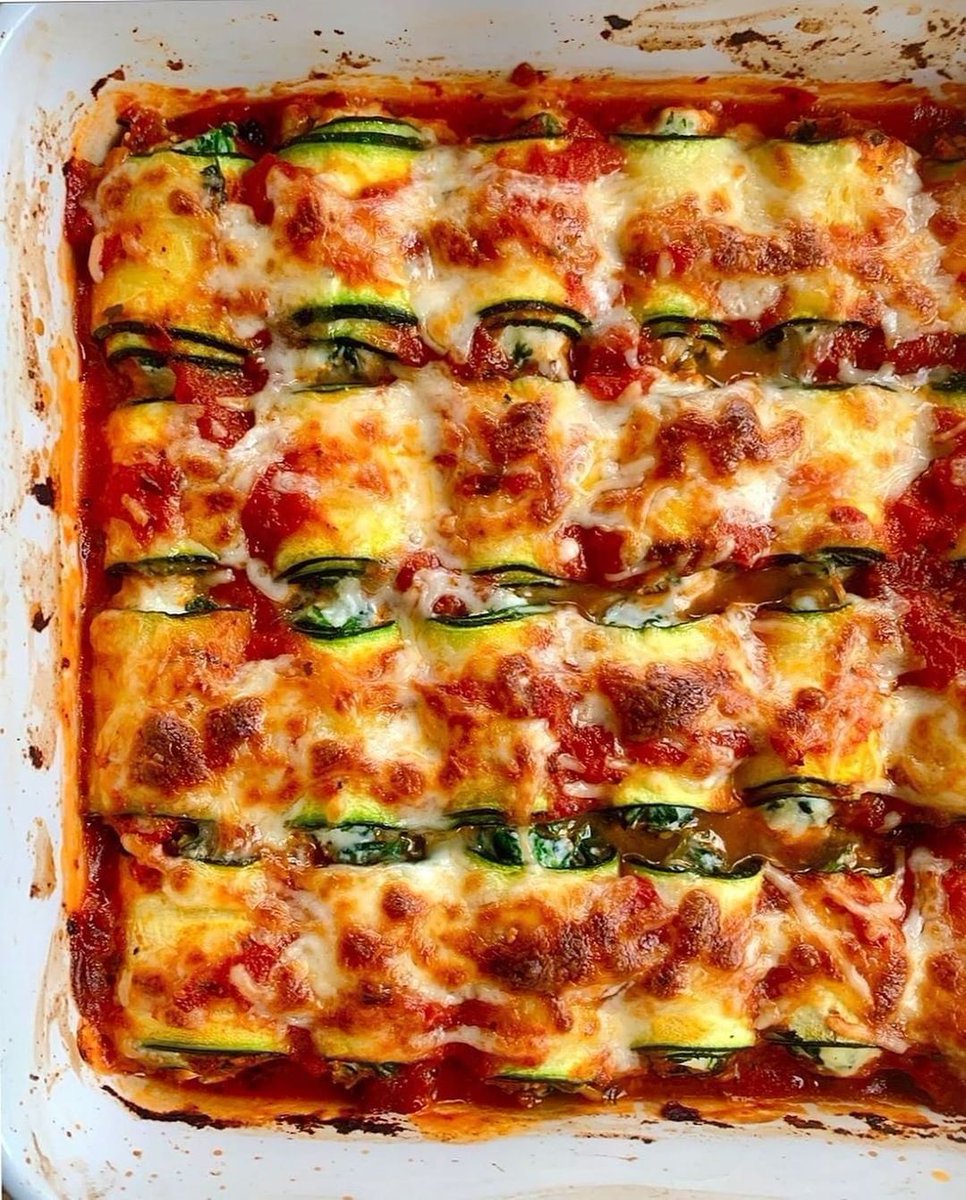 Lowcarbjiji's tweet photo. ZUCCHINI ROLL LASAGNA 😋😋 !!
❓Don’t forget to Get FREE eBook 🎁📩 "365 Days of keto recipes" are available in the link in my bio 👆👆 !!
Credit 🎥 sara.haven
#ketofooddiary #ketoworks #ketogenicgirl #ketodietbook #ketofoodie #ketonewbie #ketoinspiration #ketoon #ketoadapted https://t.co/rVFJEM2NNs