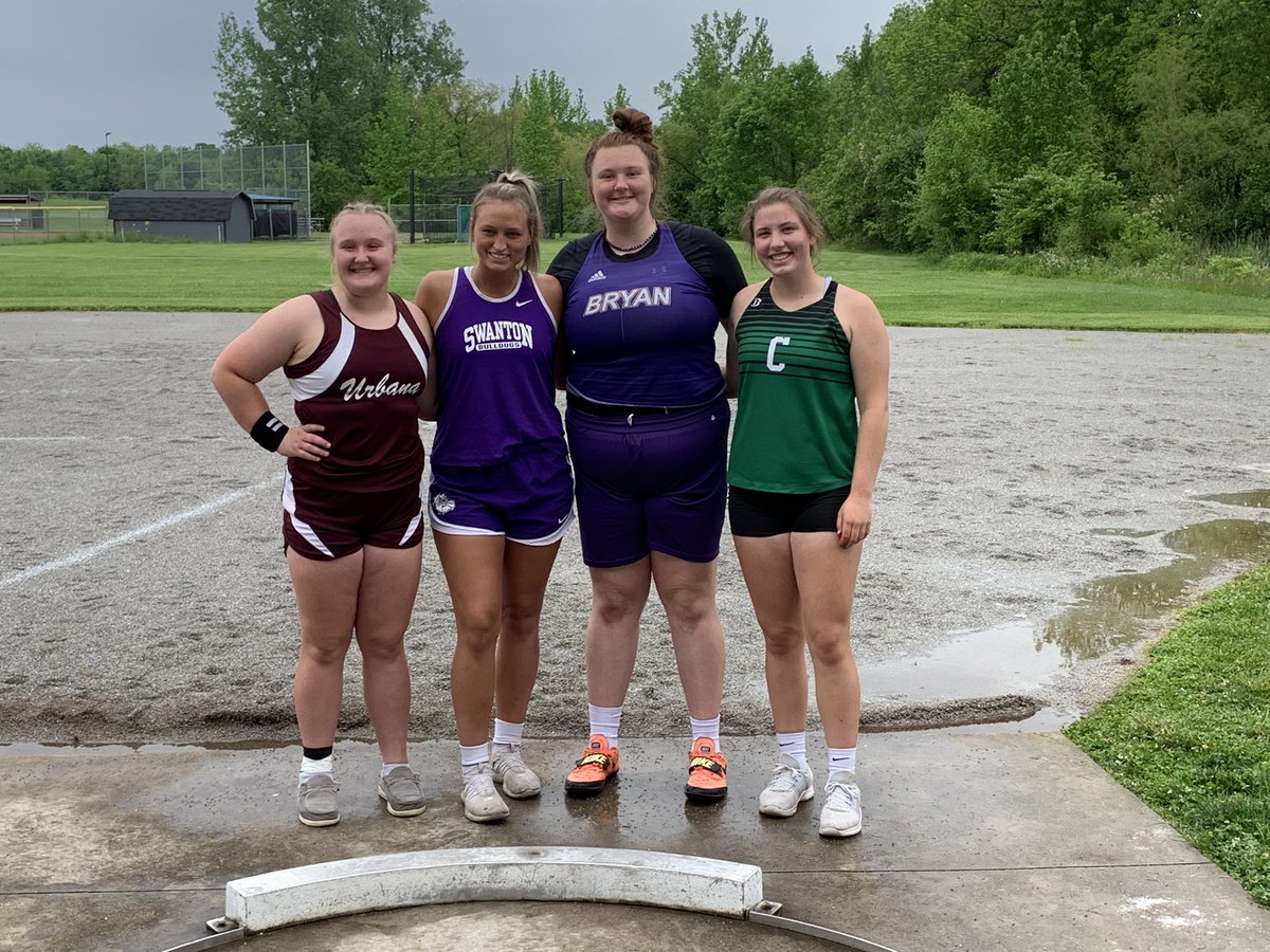 jmontgo60's tweet photo. With her final throw of the finals, Lexi locked up the fourth place spot and will competing next weekend at State! #GoBears #GoBears @BHSGoldenBears @bryan_track @Bryan_Supt https://t.co/eAjS0FLWiL