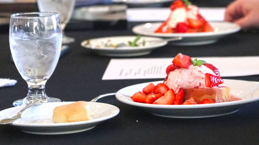 ssprd's tweet image. Lone Tree Golf Club &amp;amp; Hotel is #hiring a Chef and Lead Cook! 👩‍🍳 Please help spread the word so we can find great candidates for these openings. More info about each position is available 👇 
- Chef: bit.ly/3LKI7jG
- Lead Cook: bit.ly/3wQLIsd

#kitchenjob #COjob