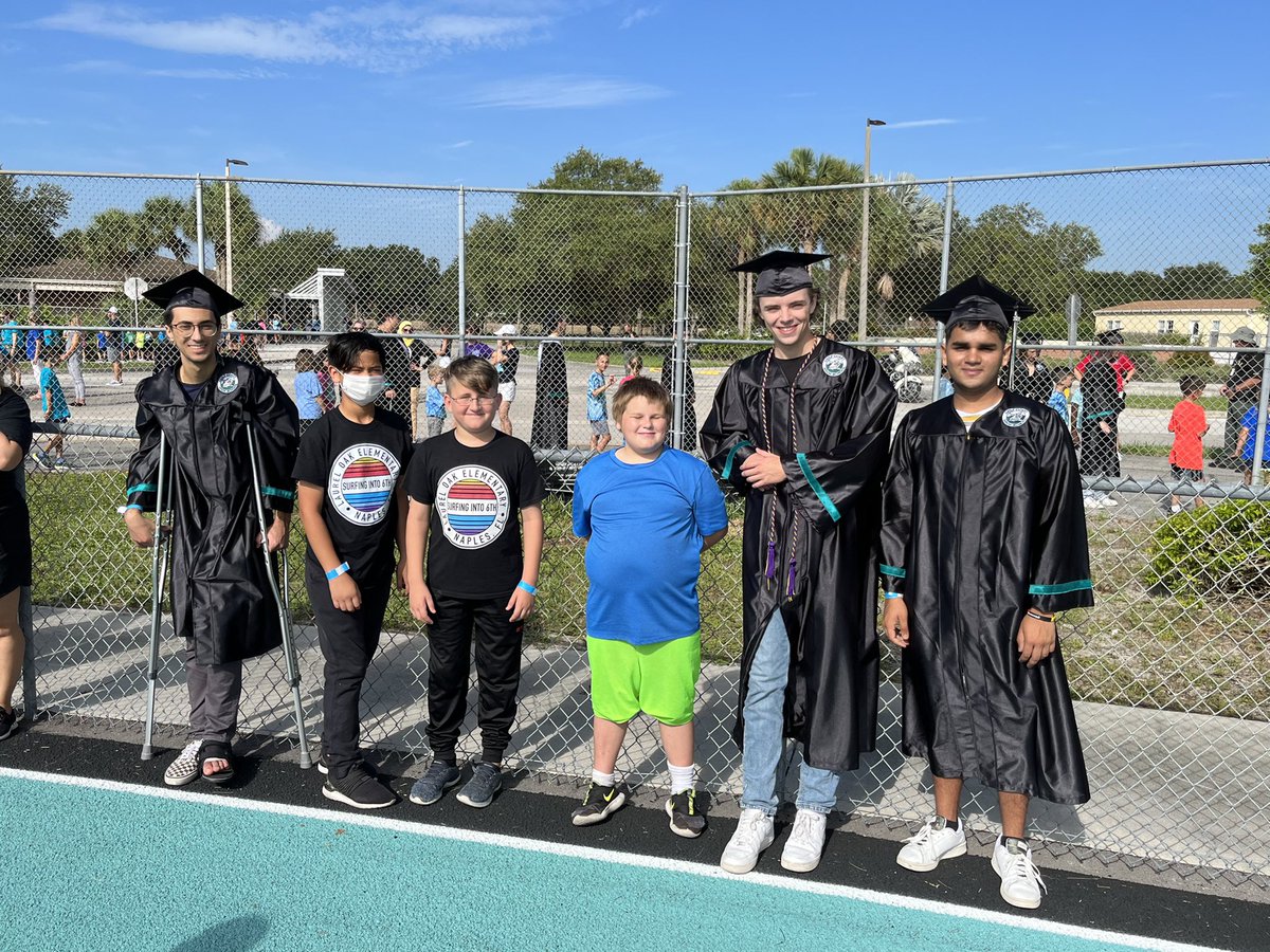 LaurelOakElem's tweet photo. This morning, LOE students and staff and GCHS Seniors completed a successful Guinness World Records record attempt for Longest Human Electrical Circuit! Big thanks to Dr. Patton and district staff, all of the amazing volunteers, and sponsors! https://t.co/SdDOfzq3YA