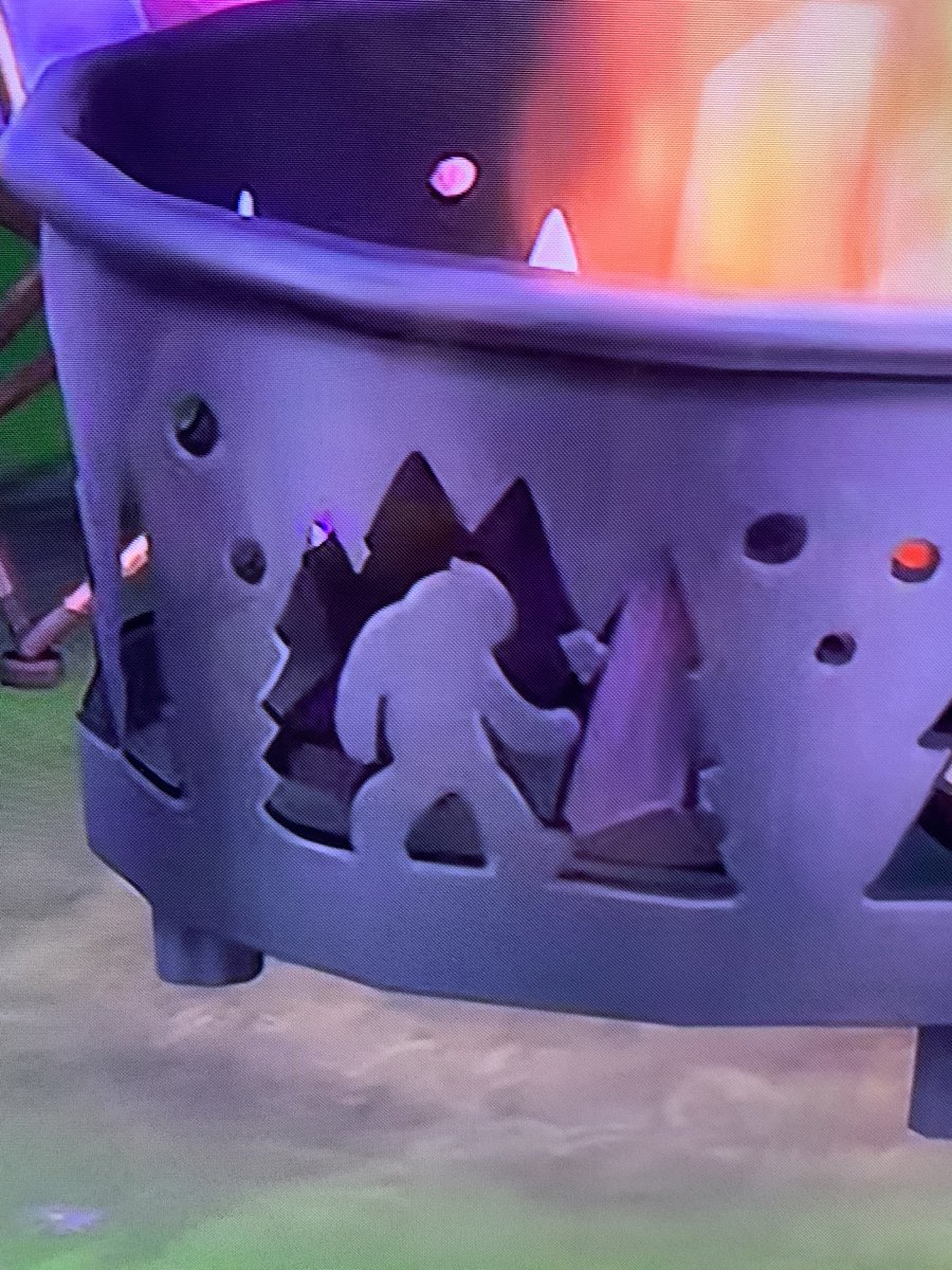kevovision's tweet photo. Heeey @TheSims I was watching @lilsimsie today and HOLY FORK IS THAT BIGFOOT?? #TheSims4 #littlecamperskit https://t.co/nuJwl9P1Qz