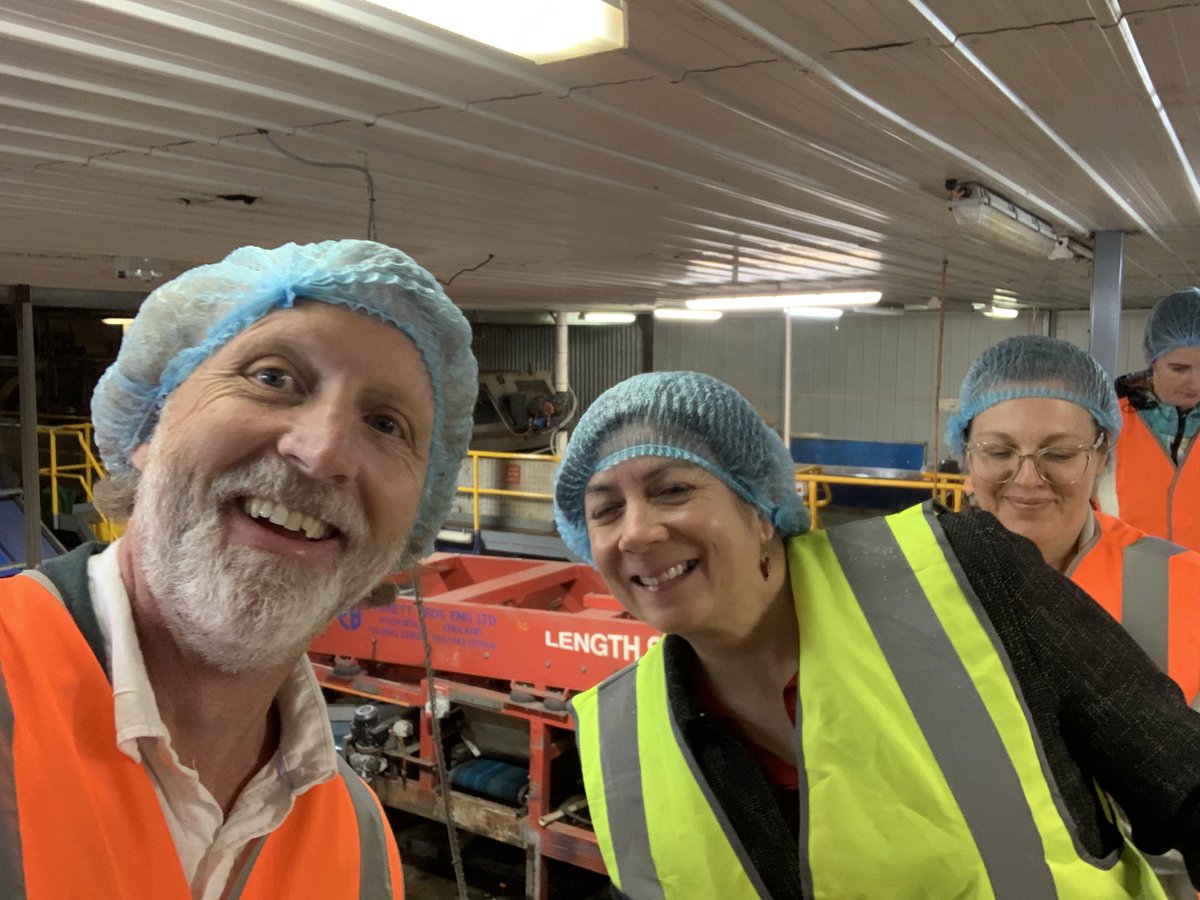 Yesterday was a day of stakeholder engagement and learning. Thanks:

TasPorts, TasRail, STOREMASTA, and Premium Fresh Tasmania Pty Ltd for generous time.

#leaning #listening #ActivatingTasmanianDevelopment