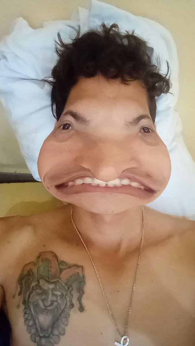 FRNDER4's tweet photo. Asere nos vendieron caca de vaca secaaaaauauuaa 
*Le pesa la cara* https://t.co/dKkGtwVCEE