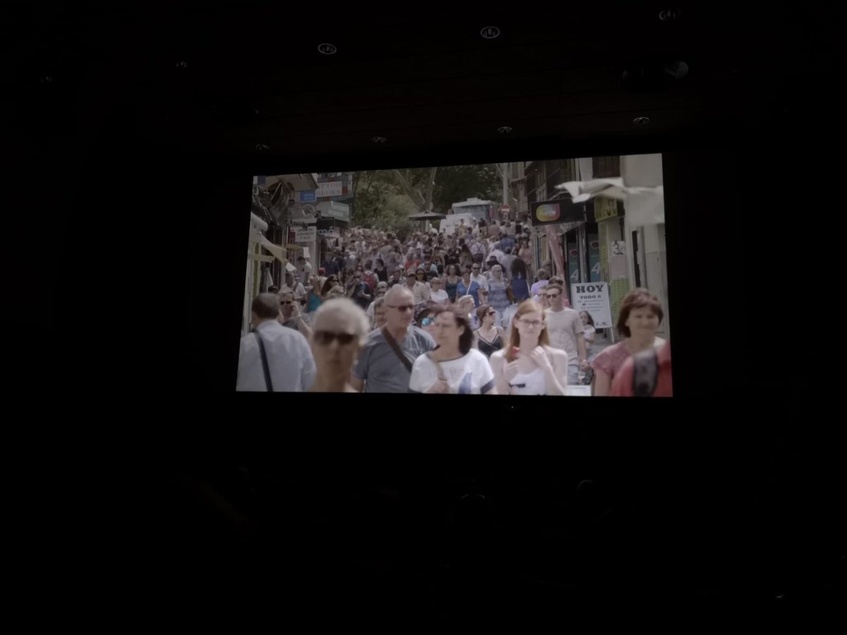 PalmaXXI's tweet photo. Molt contents de presentar “Històries de resistència”! 

Molta gent ha acudit avui a @CineCiutat per conèixer aquest relat coral de les lluites des dels barris de Palma, dirigit per @CarlesBover i amb suport d’@ajuntpalma 

Gràcies a totes les veïnes i entitats participants! https://t.co/fkl6AVqkYj
