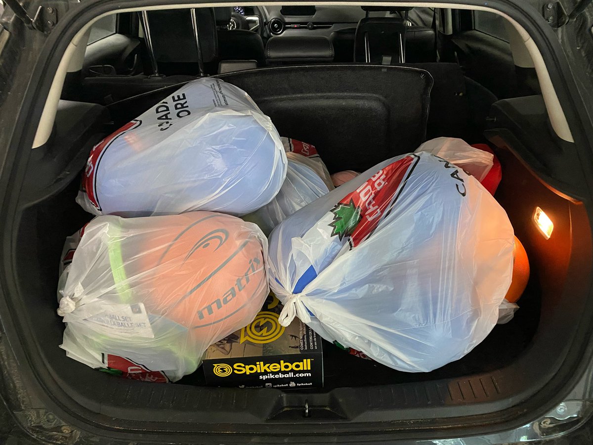 MundysBayPS's tweet image. Cannot wait to get the rest of our jumpstart packages into the students hands!! #classsets #sportsforall @CTJumpstart @opheacanada @Mundysp @SCDSB_Schools